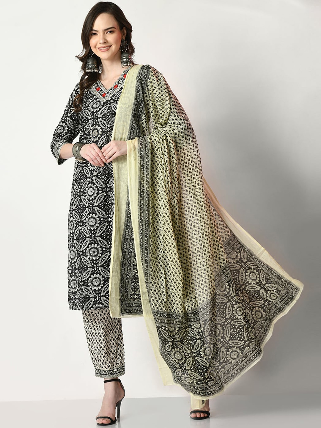KALINI Ethnic Motif Printed Thread Work Pure Cotton Kurta with Trouser & With Dupatta, Black
KALINI Ethnic Motif Printed Thread Work Pure Cotton Kurta with Trouser & With Dupatta, Black