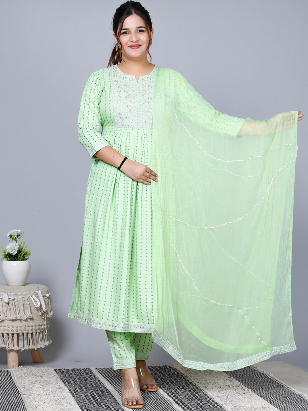 HERE&NOW Floral Embroidered Regular Gotta Patti Kurta & Trousers With Dupatta, Green
HERE&NOW Floral Embroidered Regular Gotta Patti Kurta & Trousers With Dupatta, Green