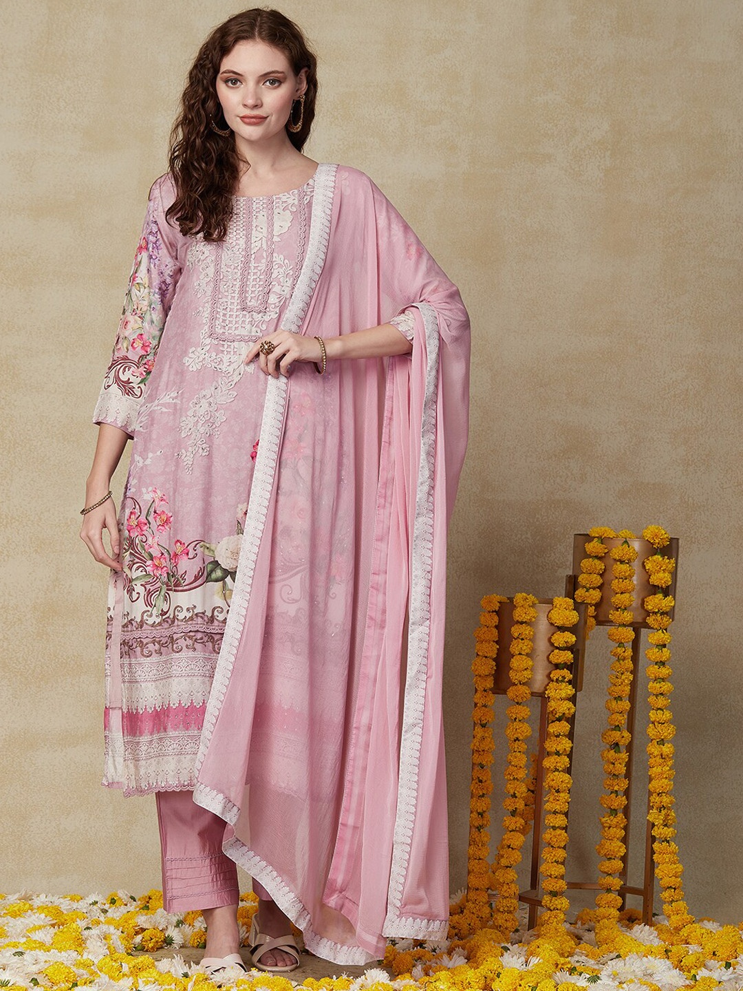 FASHOR Lavender Floral Printed Beads and Stones Straight Kurta & Trouser With Dupatta
FASHOR Lavender Floral Printed Beads and Stones Straight Kurta & Trouser With Dupatta