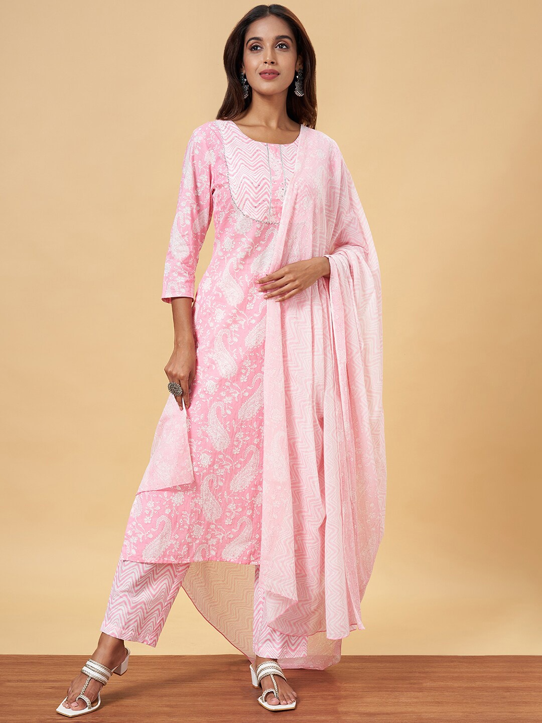YU by Pantaloons Printed Regular Pure Cotton Kurta With Trousers & Dupatta, Pink
YU by Pantaloons Printed Regular Pure Cotton Kurta With Trousers & Dupatta, Pink