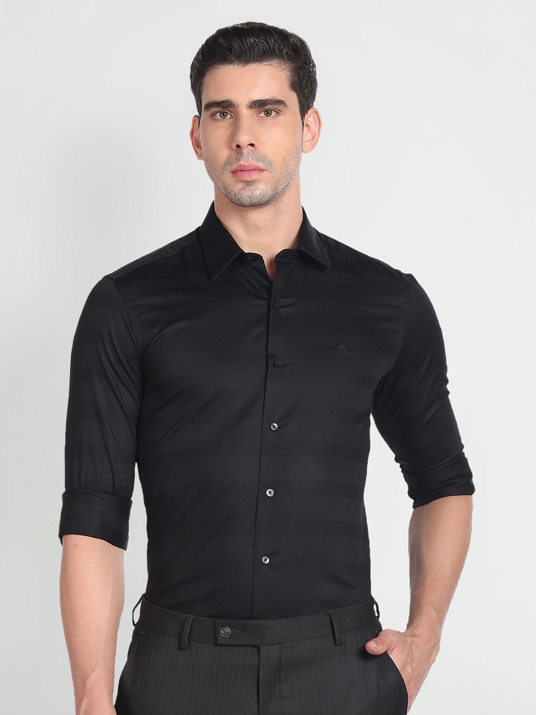 Arrow New York Slim Fit Self Design Cutaway Collar Twill Formal Pure Cotton Shirt, Black
Arrow New York Slim Fit Self Design Cutaway Collar Twill Formal Pure Cotton Shirt, Black