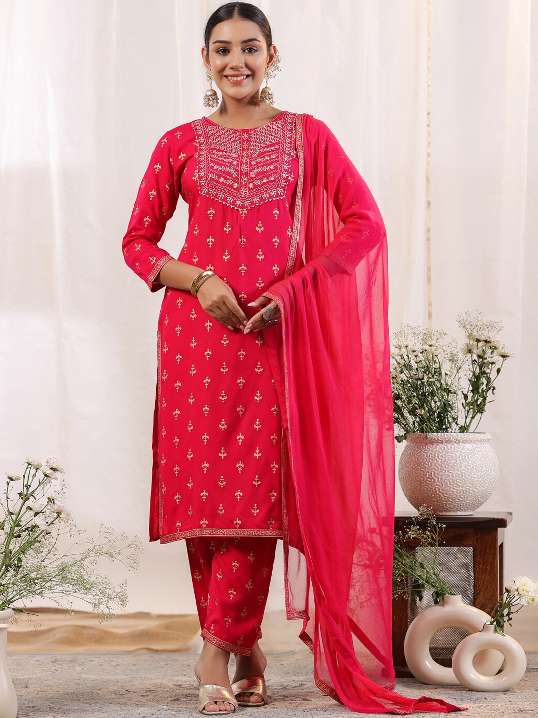 Anubhutee Ethnic Motifs Embroidered Regular Gotta Patti Kurta With Trousers & Dupatta, Fuchsia
Anubhutee Ethnic Motifs Embroidered Regular Gotta Patti Kurta With Trousers & Dupatta, Fuchsia