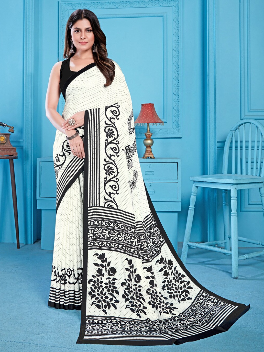 GAJARAI Ethnic Motifs Printed Saree, White