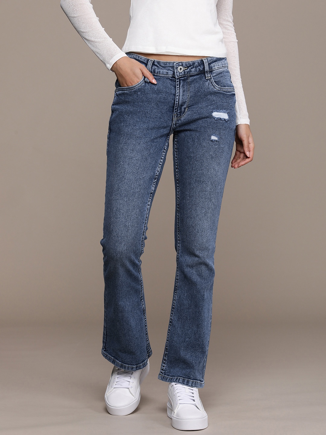 The Roadster Life Co. Women Skinny Fit Mildly Distressed Heavy Fade Stretchable Jeans, Blue
The Roadster Life Co. Women Skinny Fit Mildly Distressed Heavy Fade Stretchable Jeans, Blue