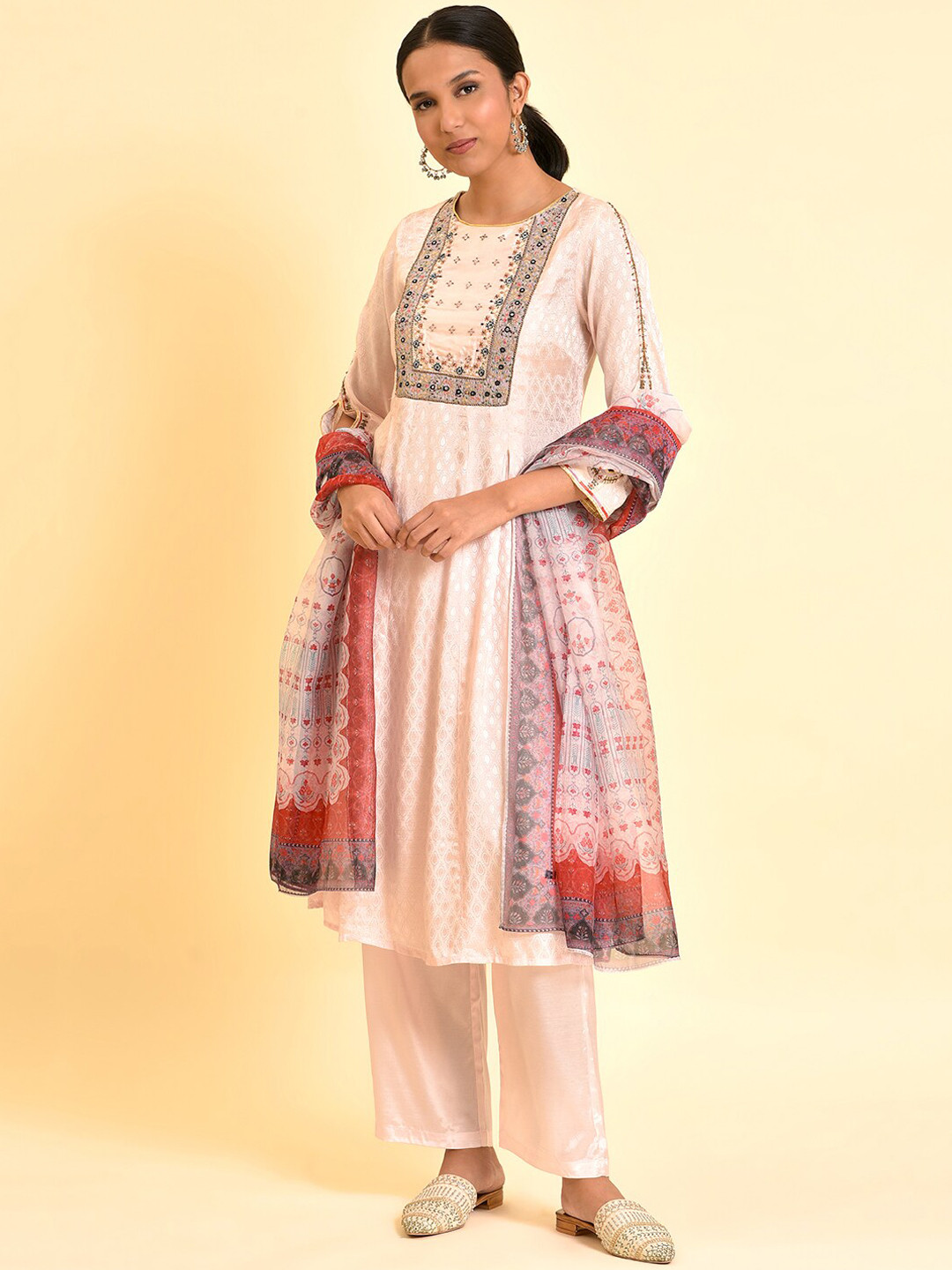 WISHFUL Ethnic Motifs Woven Design Pleated Thread Work Kurta with Trousers & Dupatta, Pink
WISHFUL Ethnic Motifs Woven Design Pleated Thread Work Kurta with Trousers & Dupatta, Pink