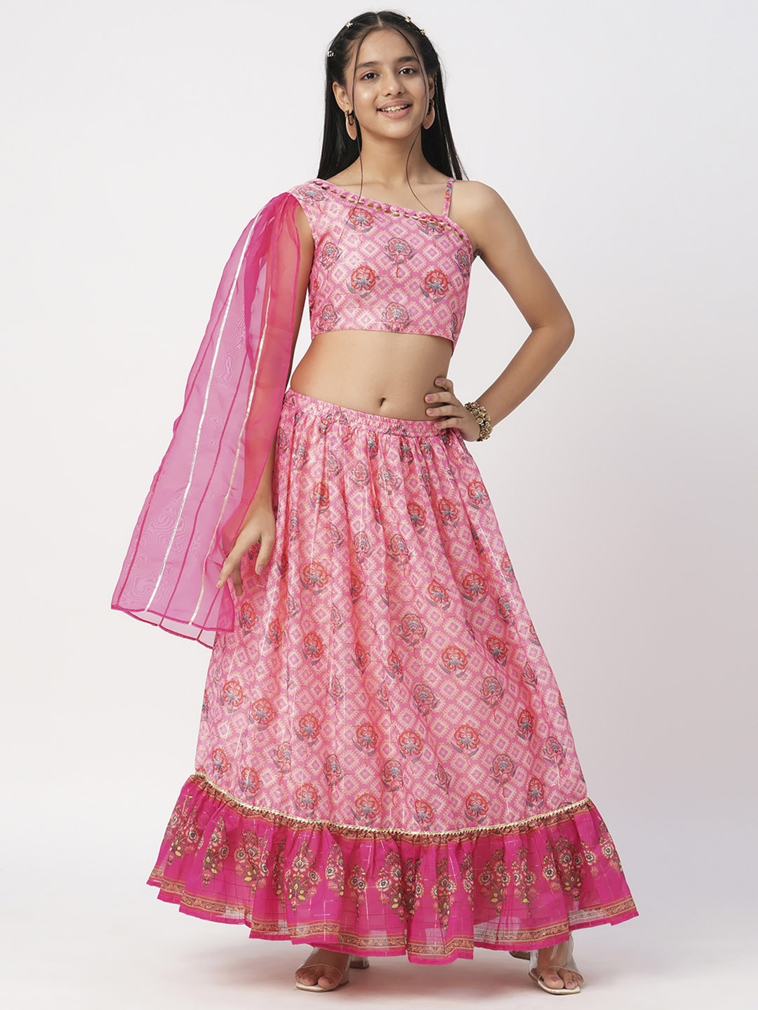 LIL DRAMA Girls Ethnic Motifs Printed Ready to Wear Lehenga With Blouse & Dupatta, Pink
LIL DRAMA Girls Ethnic Motifs Printed Ready to Wear Lehenga With Blouse & Dupatta, Pink