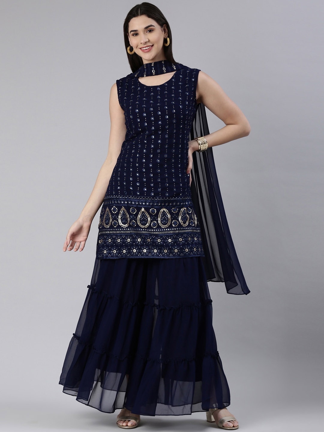 BLACK SCISSOR Ethnic Motifs Embroidered Straight Kurta & Sharara With Dupatta, Navy blue
BLACK SCISSOR Ethnic Motifs Embroidered Straight Kurta & Sharara With Dupatta, Navy blue