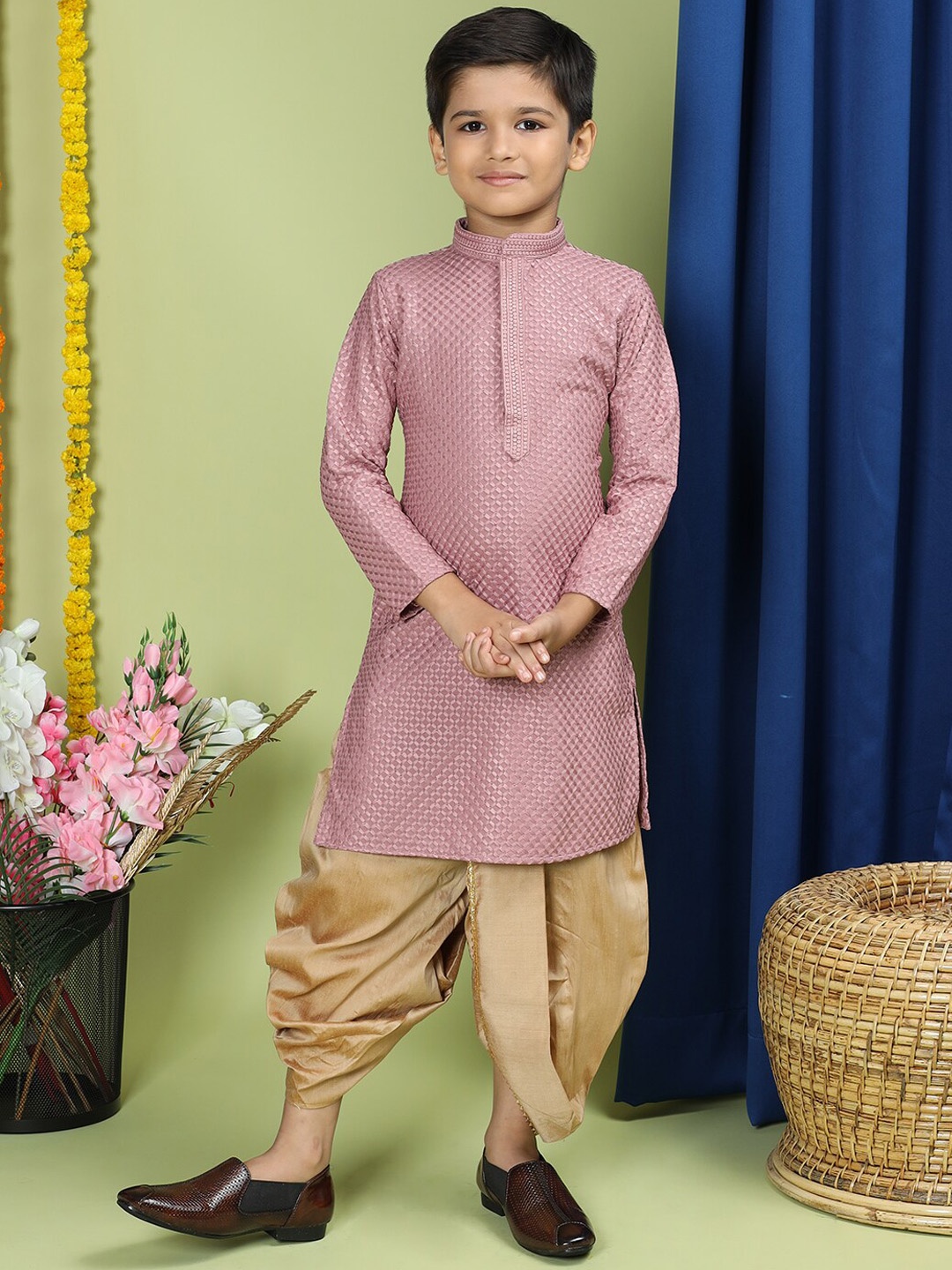 TABARD Boys Woven Design Chikankari Mandarin Collar Pure Cotton Kurta With Dhoti Pants, Mauve
TABARD Boys Woven Design Chikankari Mandarin Collar Pure Cotton Kurta With Dhoti Pants, Mauve