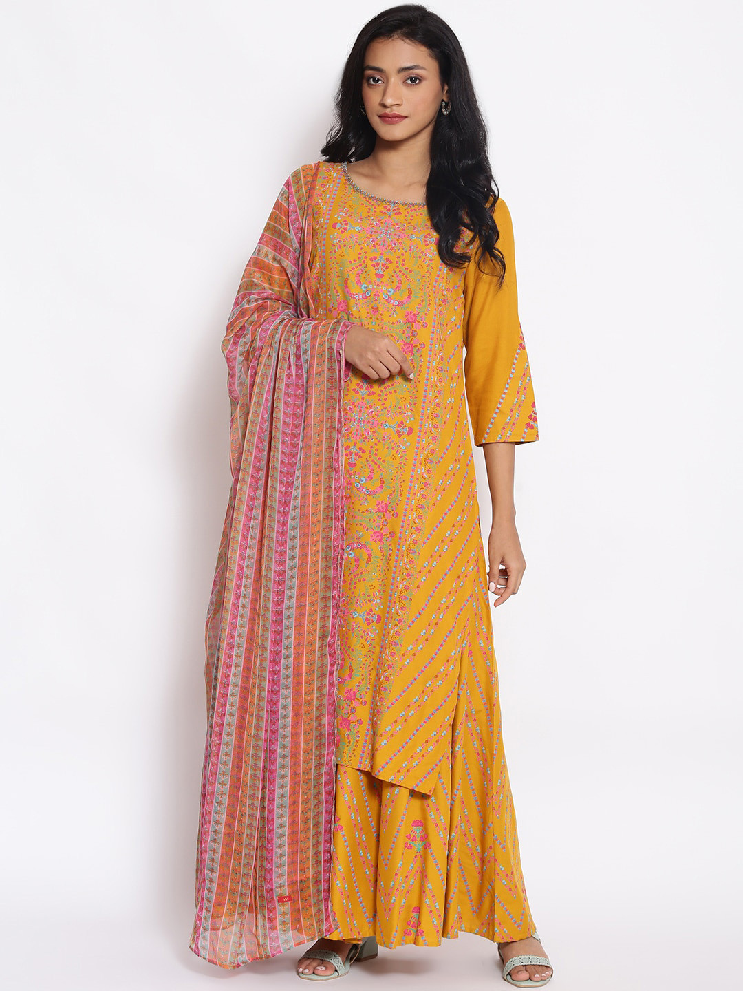 W Floral Printed Regular Beads and Stones Kurta with Palazzos & Dupatta, Yellow
W Floral Printed Regular Beads and Stones Kurta with Palazzos & Dupatta, Yellow