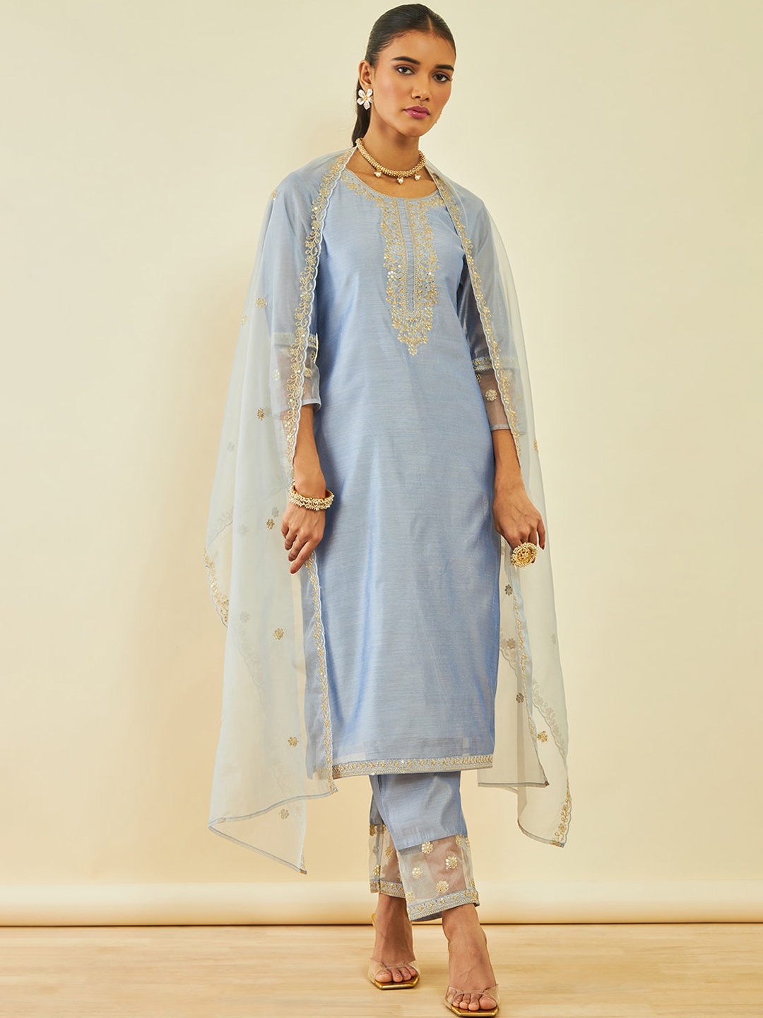 Soch Grey Ethnic Yoke Design Thread Work Chanderi Silk Kurta with Trousers & Dupatta
Soch Grey Ethnic Yoke Design Thread Work Chanderi Silk Kurta with Trousers & Dupatta