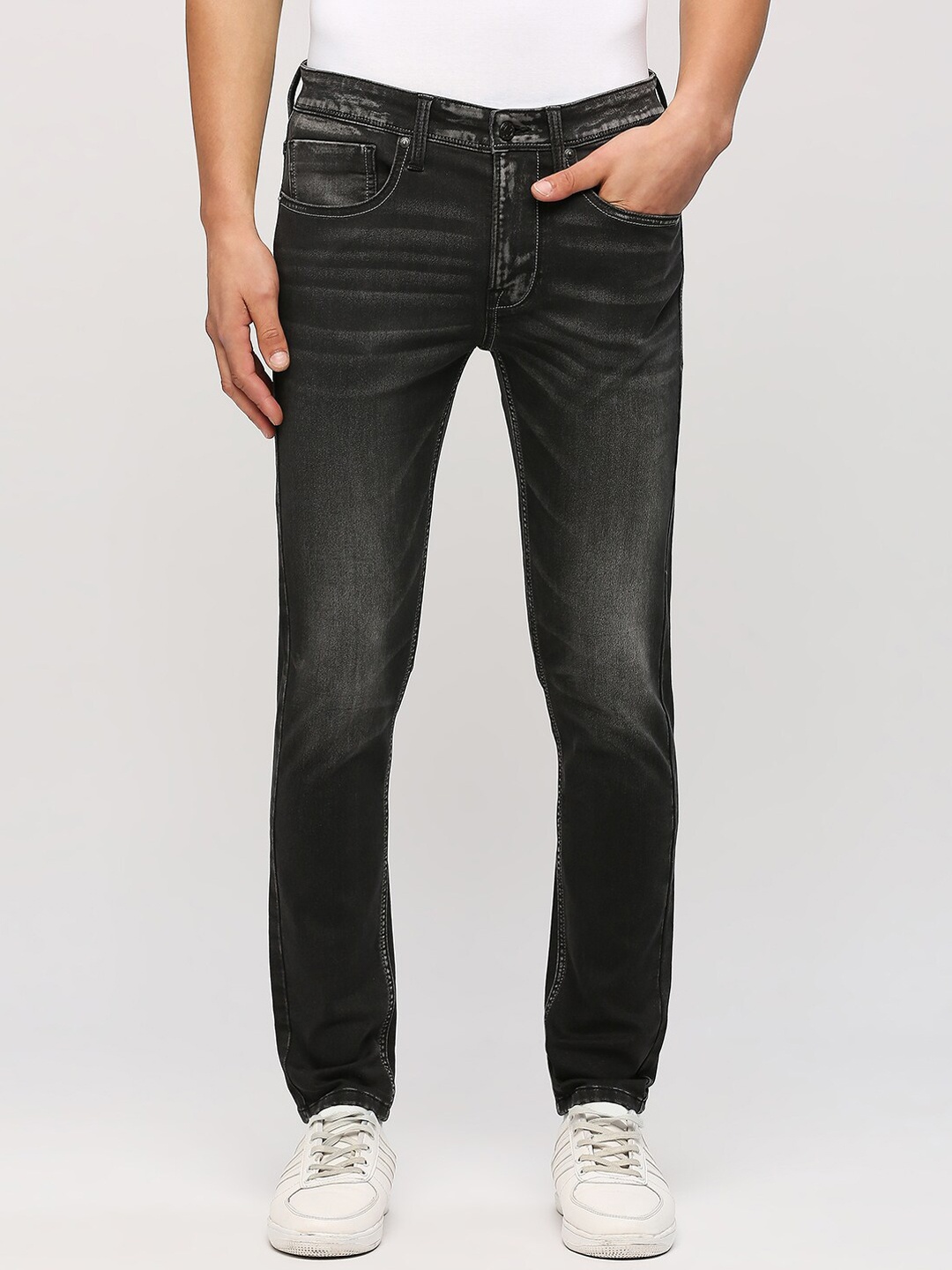 BEAT LONDON by PEPE JEANS Men Skinny Fit Mid-Rise Clean Look Light Fade Jeans, Black
BEAT LONDON by PEPE JEANS Men Skinny Fit Mid-Rise Clean Look Light Fade Jeans, Black