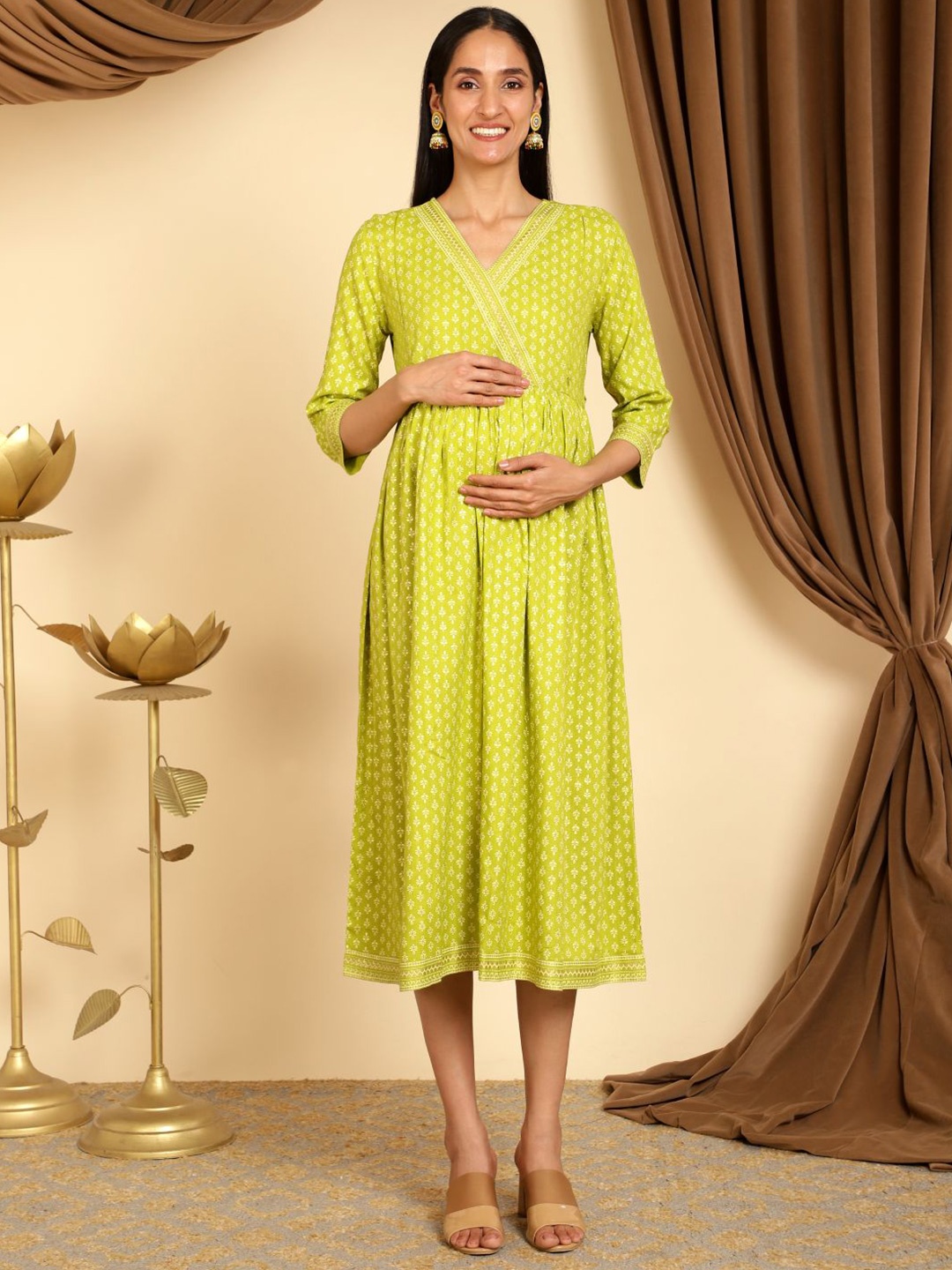House Of Zelena Ethnic Motifs Printed Gathered Maternity Fit & Flare Midi Ethnic Dress, Green
House Of Zelena Ethnic Motifs Printed Gathered Maternity Fit & Flare Midi Ethnic Dress, Green