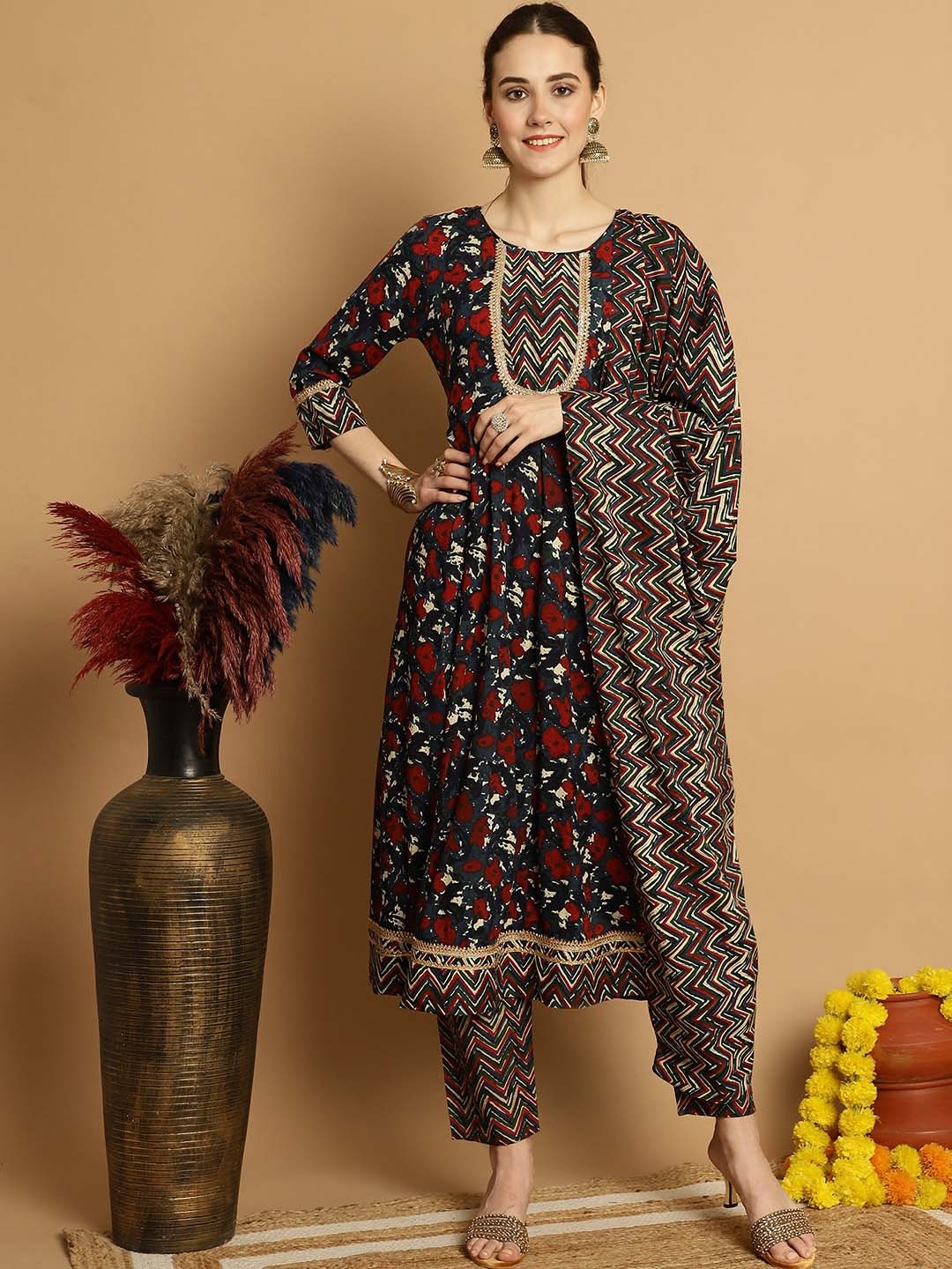 Sangria Grey & Red Floral Printed Gotta Patti Anarkali Kurta & Trouser With Dupatta
Sangria Grey & Red Floral Printed Gotta Patti Anarkali Kurta & Trouser With Dupatta