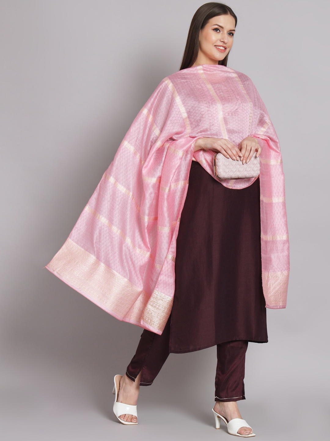 KALINI Ethnic Motif Embroidered Regular Straight Kurta & Trousers With Dupatta, Purple
KALINI Ethnic Motif Embroidered Regular Straight Kurta & Trousers With Dupatta, Purple
