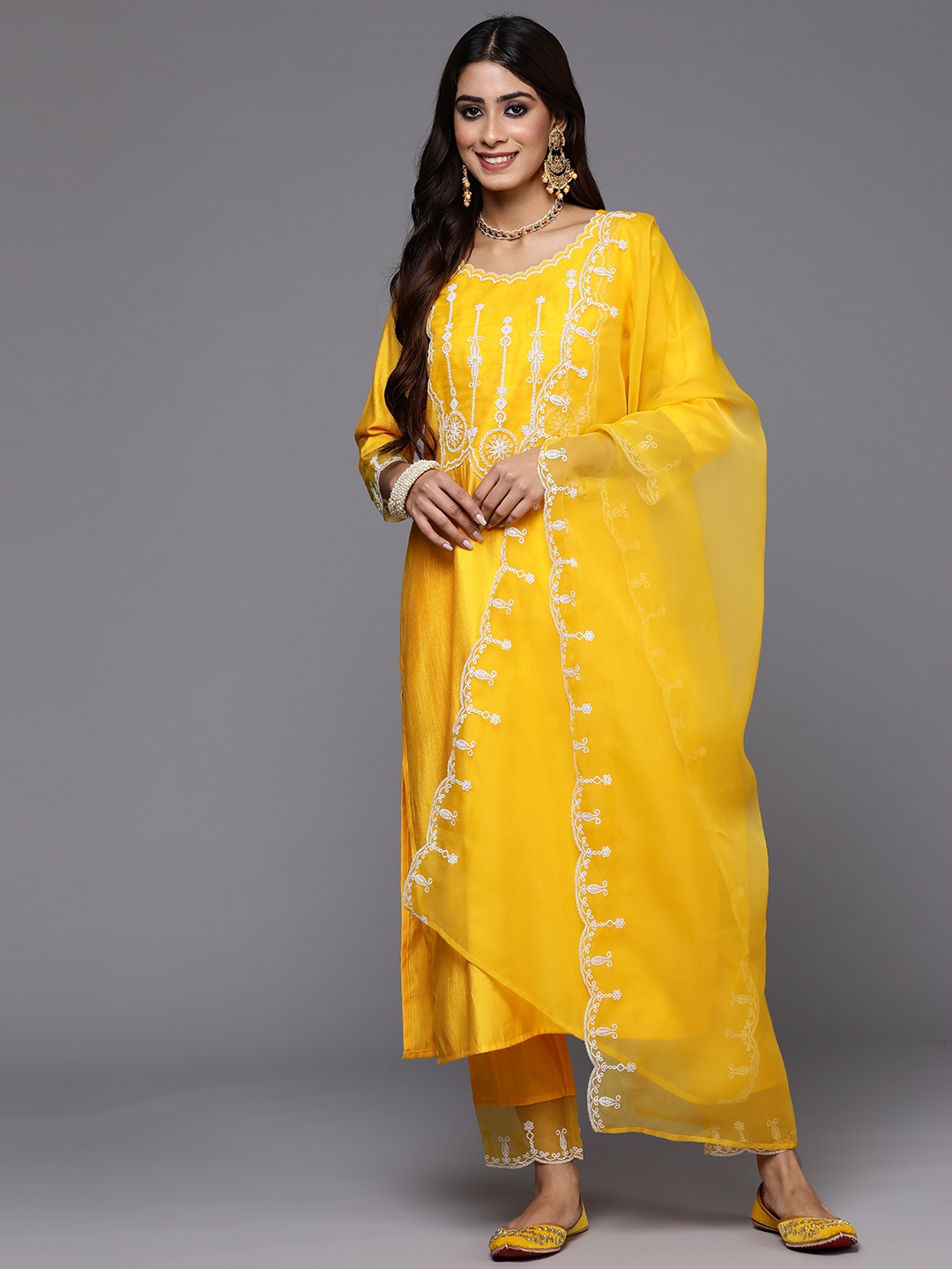 Indo Era Women Floral Embroidered Thread Work Liva Kurta with Trousers & With Dupatta, Yellow
Indo Era Women Floral Embroidered Thread Work Liva Kurta with Trousers & With Dupatta, Yellow