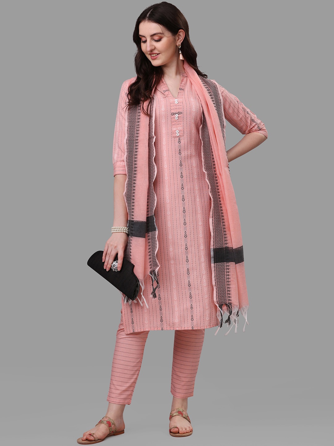 BLACK SCISSOR Floral Printed Mandarin Collar Straight Kurta & Trousers With Dupatta, Orange
BLACK SCISSOR Floral Printed Mandarin Collar Straight Kurta & Trousers With Dupatta, Orange