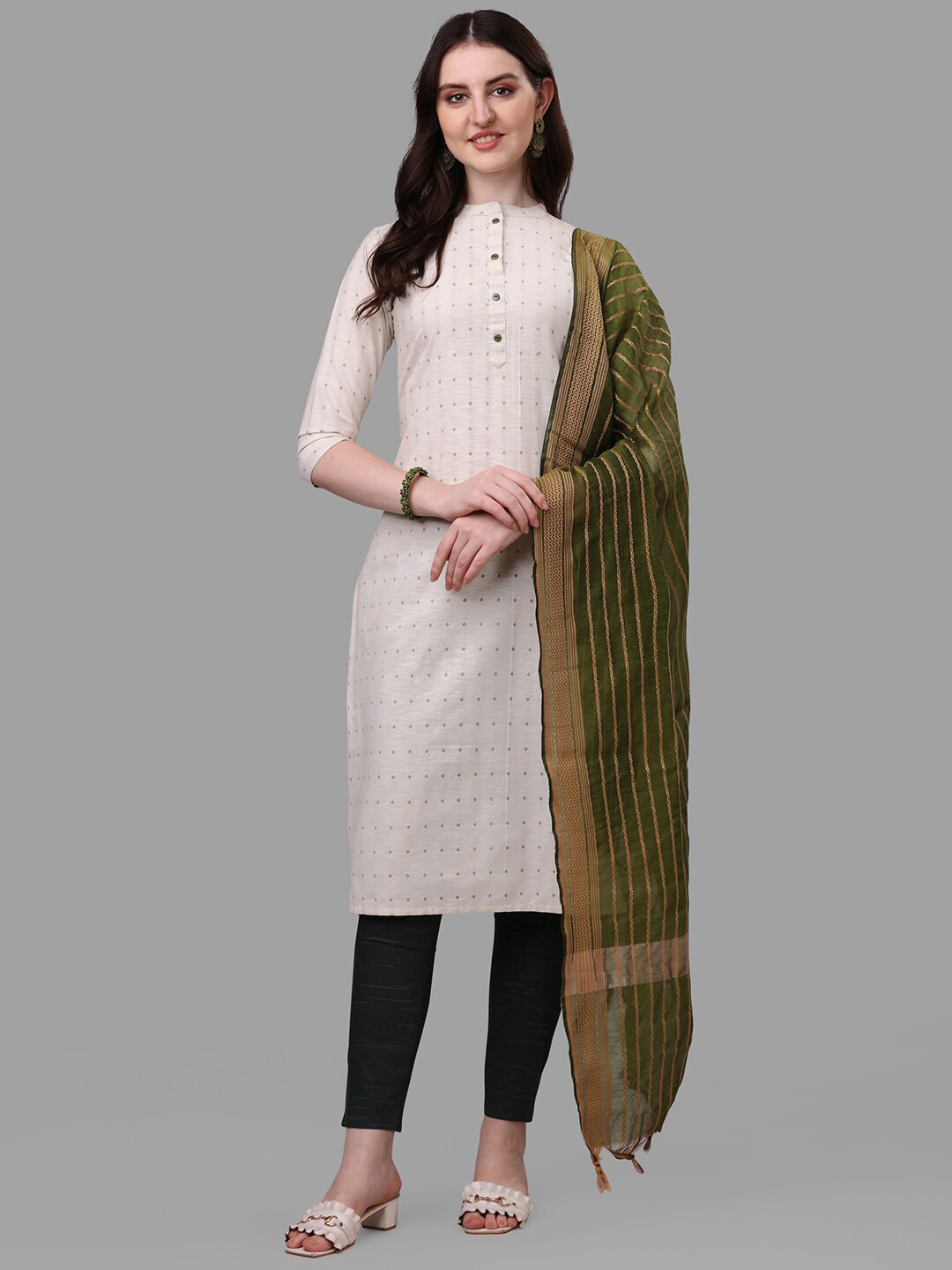 BLACK SCISSOR Ethnic Motifs Printed Mandarin Collar Kurta with Trousers & Dupatta, Off white
BLACK SCISSOR Ethnic Motifs Printed Mandarin Collar Kurta with Trousers & Dupatta, Off white
