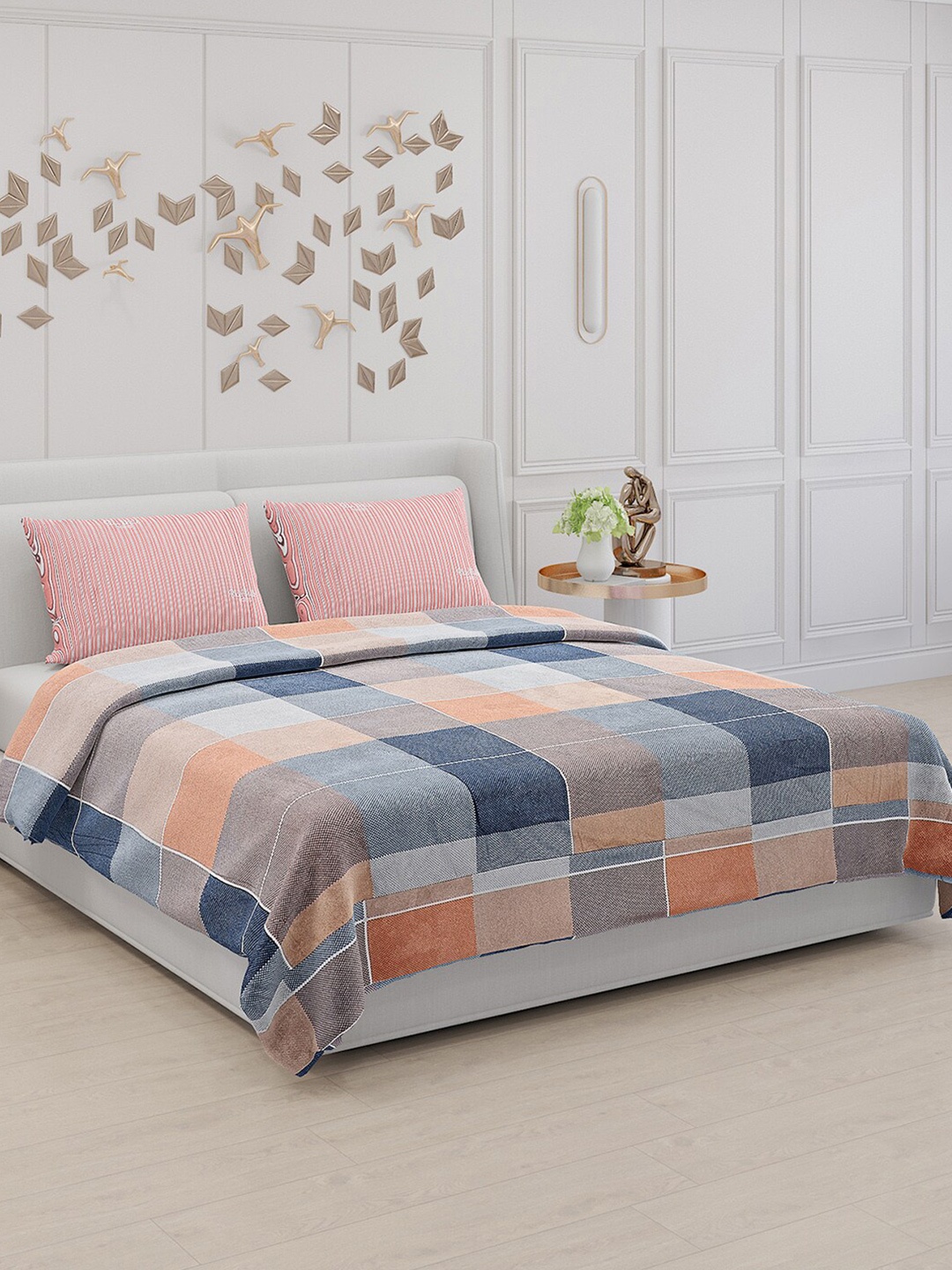 Monte Carlo Montana Peach-Coloured Geometric 130 TC King Bedsheet with 2 Pillow Covers
Monte Carlo Montana Peach-Coloured Geometric 130 TC King Bedsheet with 2 Pillow Covers