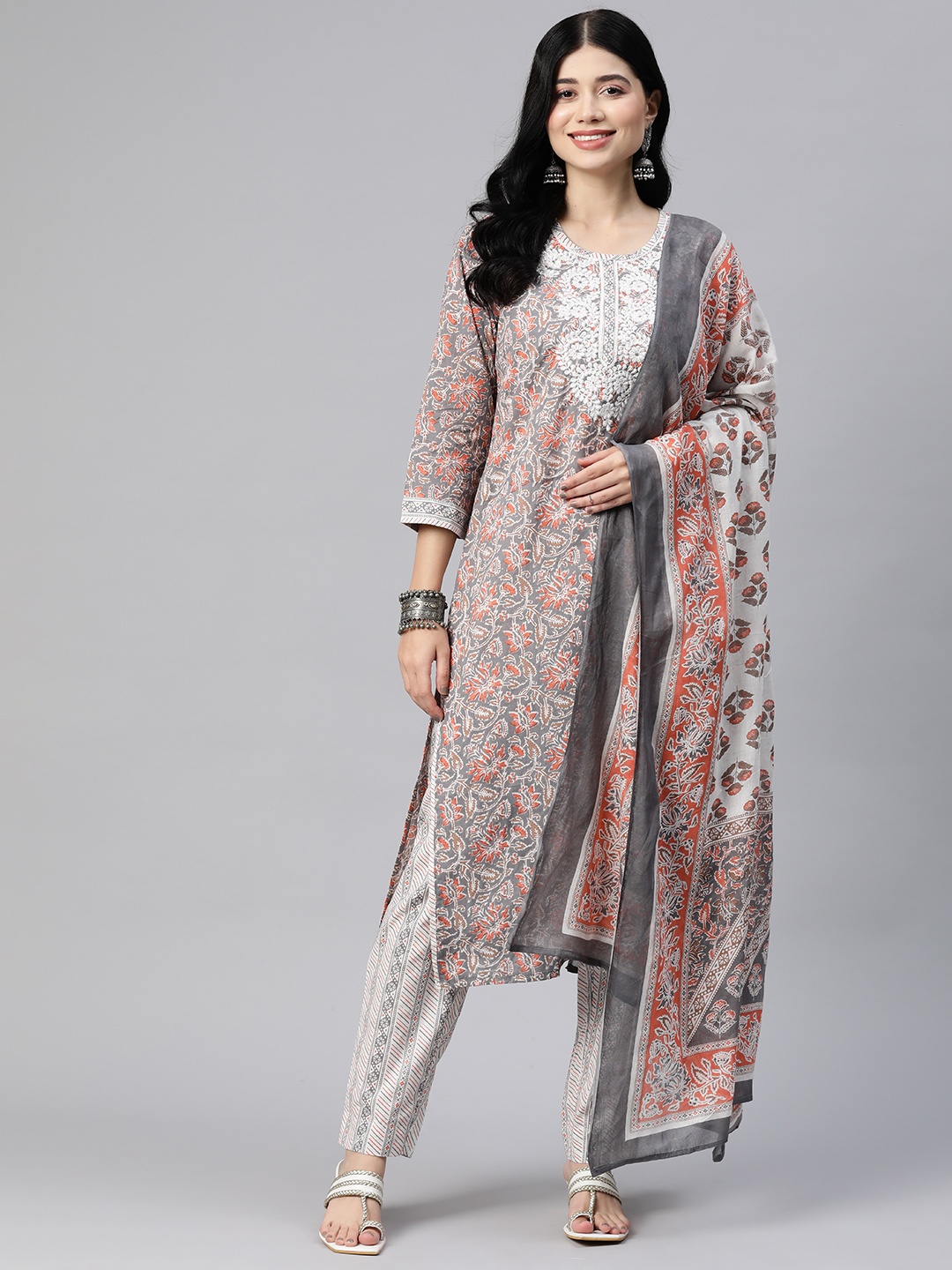 Readiprint Fashions Pure Cotton Floral Printed Regular Kurta With Trousers & With Dupatta, Grey
Readiprint Fashions Pure Cotton Floral Printed Regular Kurta With Trousers & With Dupatta, Grey