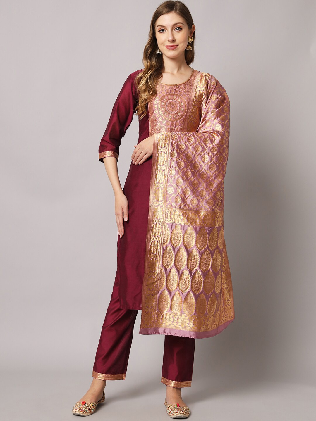 Sun Fashion And Lifestyle Regular Thread Work Kurta with Trousers & With Dupatta, Maroon
Sun Fashion And Lifestyle Regular Thread Work Kurta with Trousers & With Dupatta, Maroon