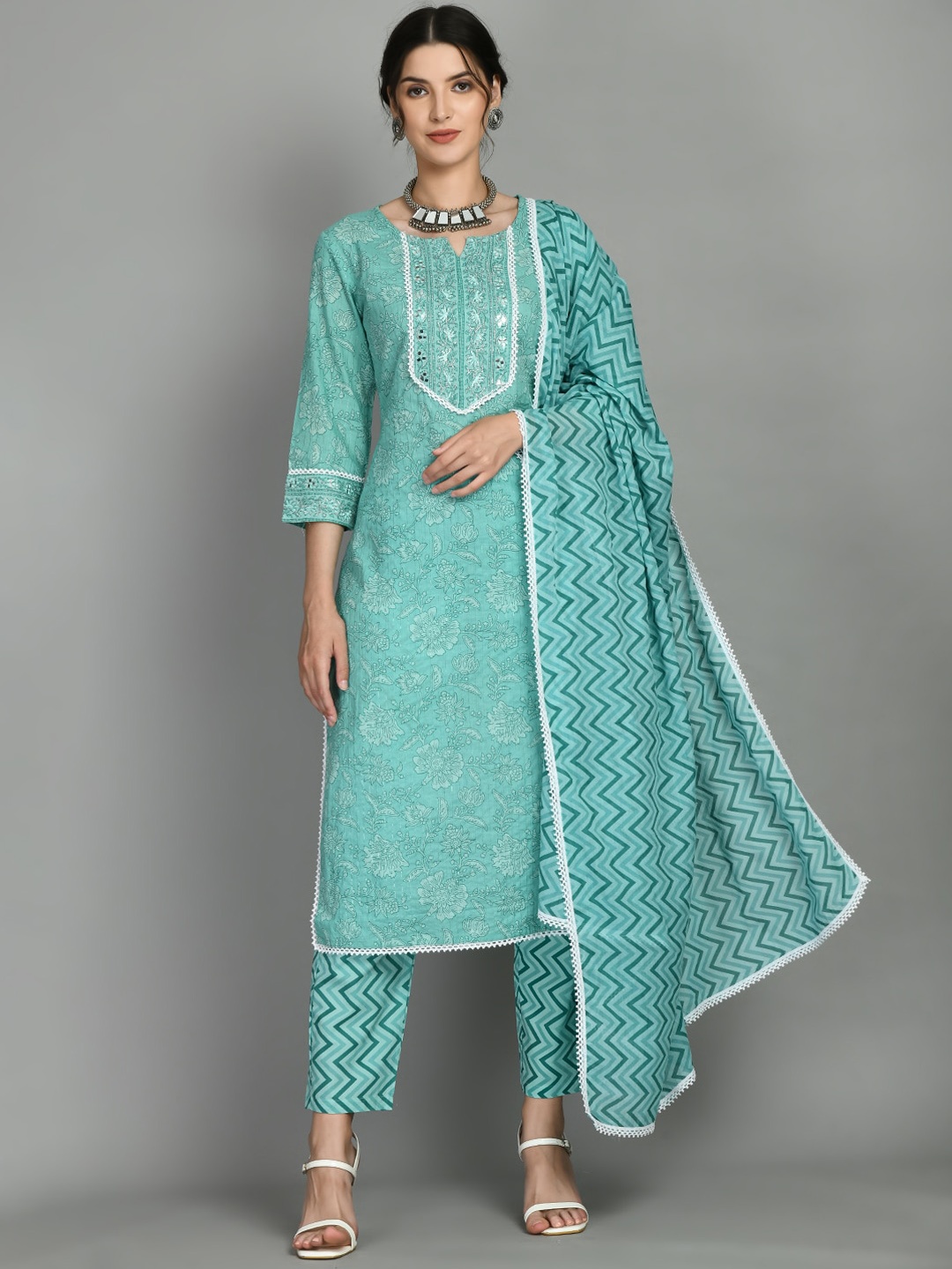 DOISA Ethnic Motifs Printed Regular Thread Work Pure Cotton Kurta with Trousers & Dupatta, Green
DOISA Ethnic Motifs Printed Regular Thread Work Pure Cotton Kurta with Trousers & Dupatta, Green