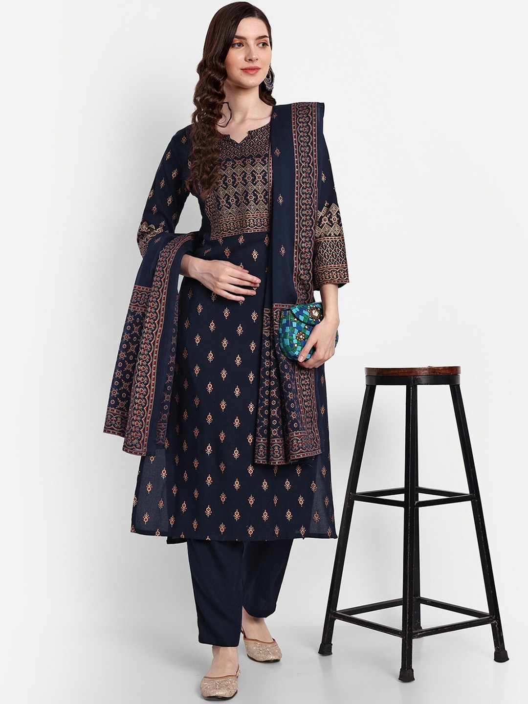 githaan Ethnic Motifs Printed Regular Anarkali Kurta & Trousers With Dupatta, Navy blue
githaan Ethnic Motifs Printed Regular Anarkali Kurta & Trousers With Dupatta, Navy blue