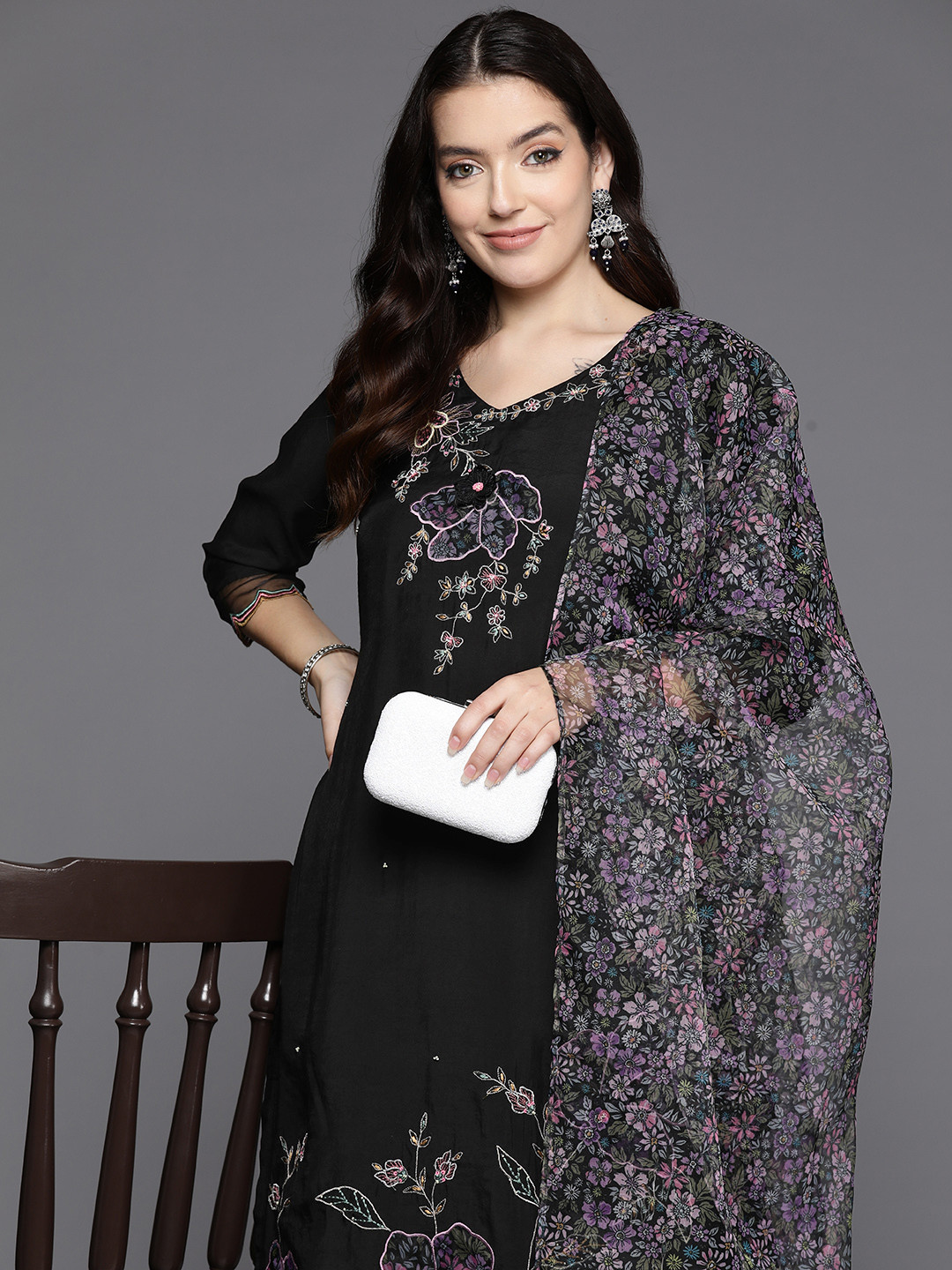 Indo Era Women Floral Embroidered Regular Thread Work Kurta with Trousers & With Dupatta, Black
Indo Era Women Floral Embroidered Regular Thread Work Kurta with Trousers & With Dupatta, Black