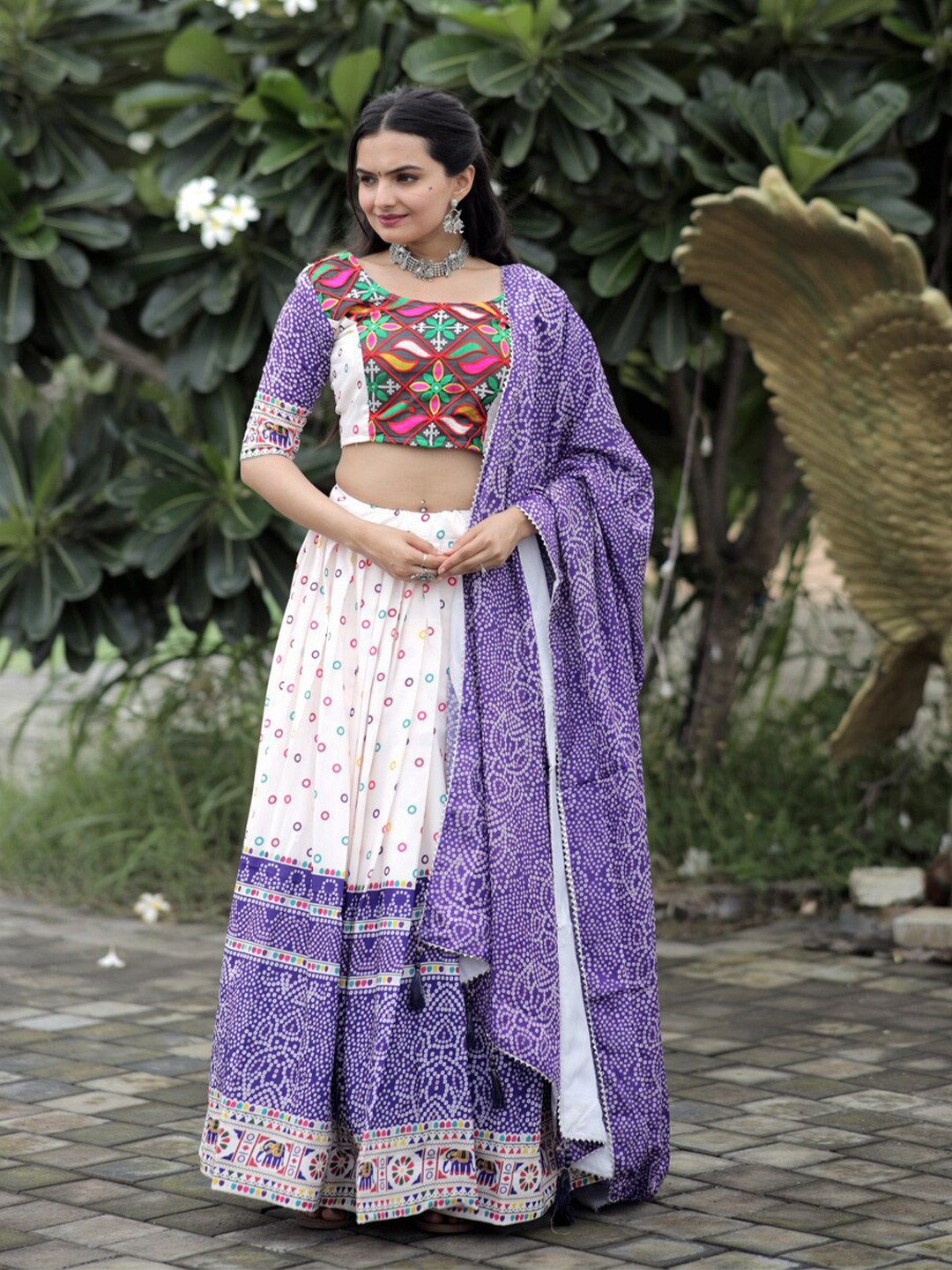 PMD Fashion Bandhani Thread Work Ready to Wear Lehenga & Unstitched Blouse With Dupatta, White
PMD Fashion Bandhani Thread Work Ready to Wear Lehenga & Unstitched Blouse With Dupatta, White