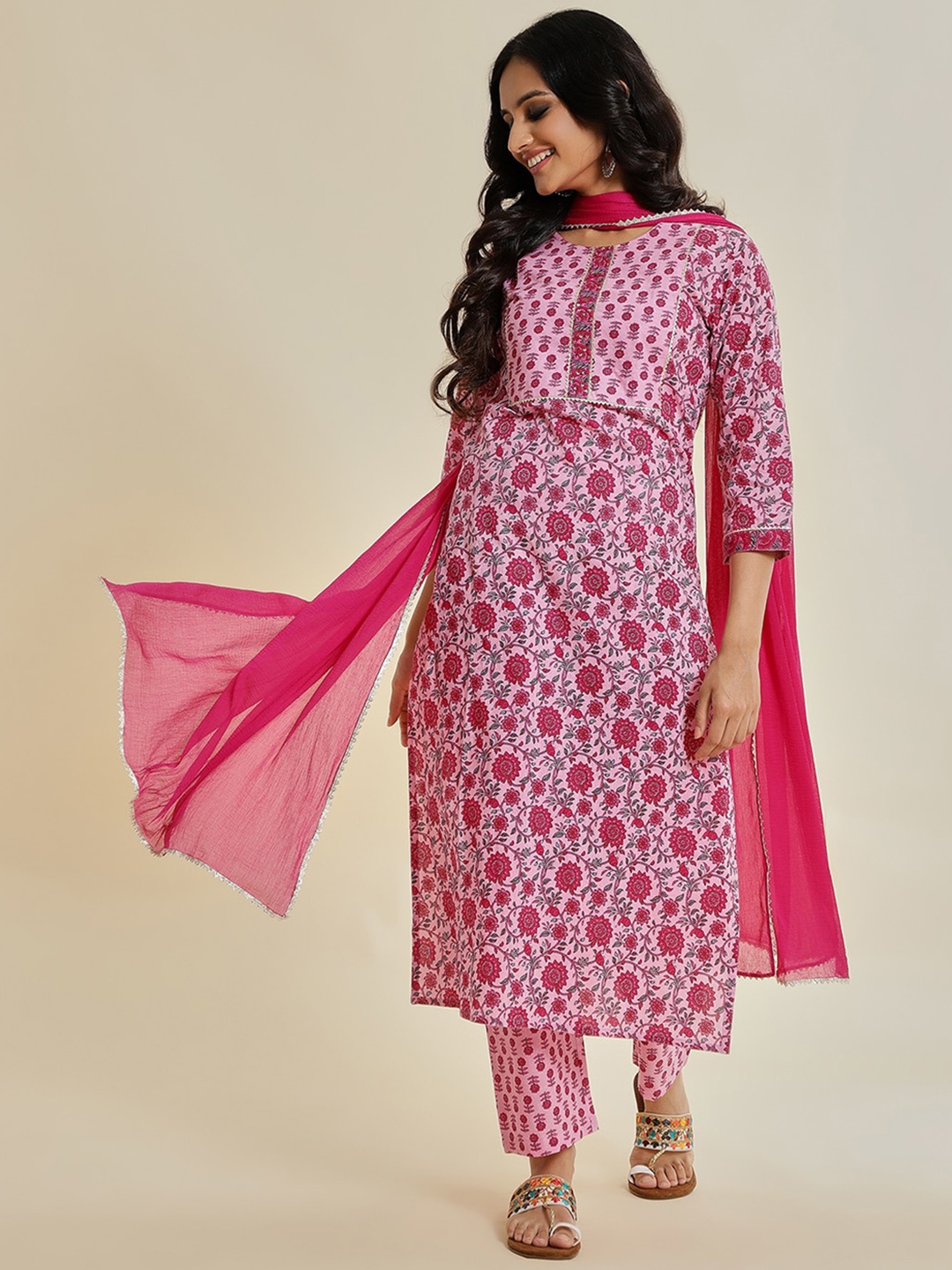 Varanga Ethnic Motifs Printed Gotta Patti Pure Cotton Kurta & Trousers With Dupatta, Pink
Varanga Ethnic Motifs Printed Gotta Patti Pure Cotton Kurta & Trousers With Dupatta, Pink