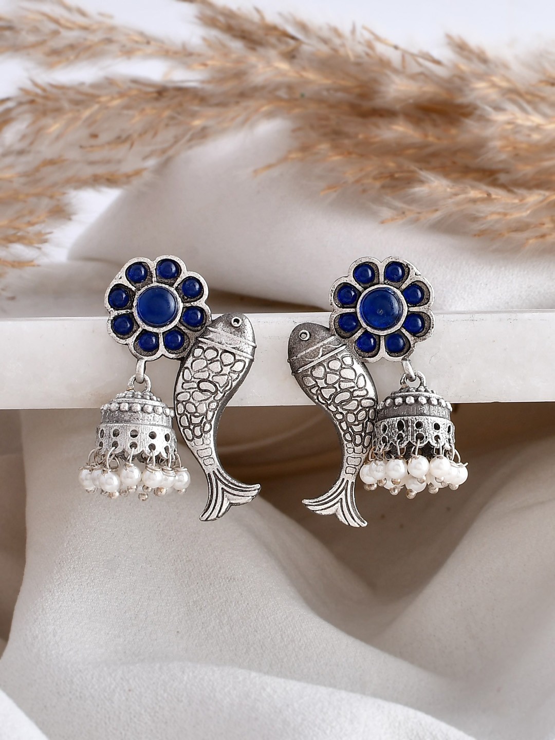 DASTOOR Silver-Plated Contemporary Oxodise Jhumkas