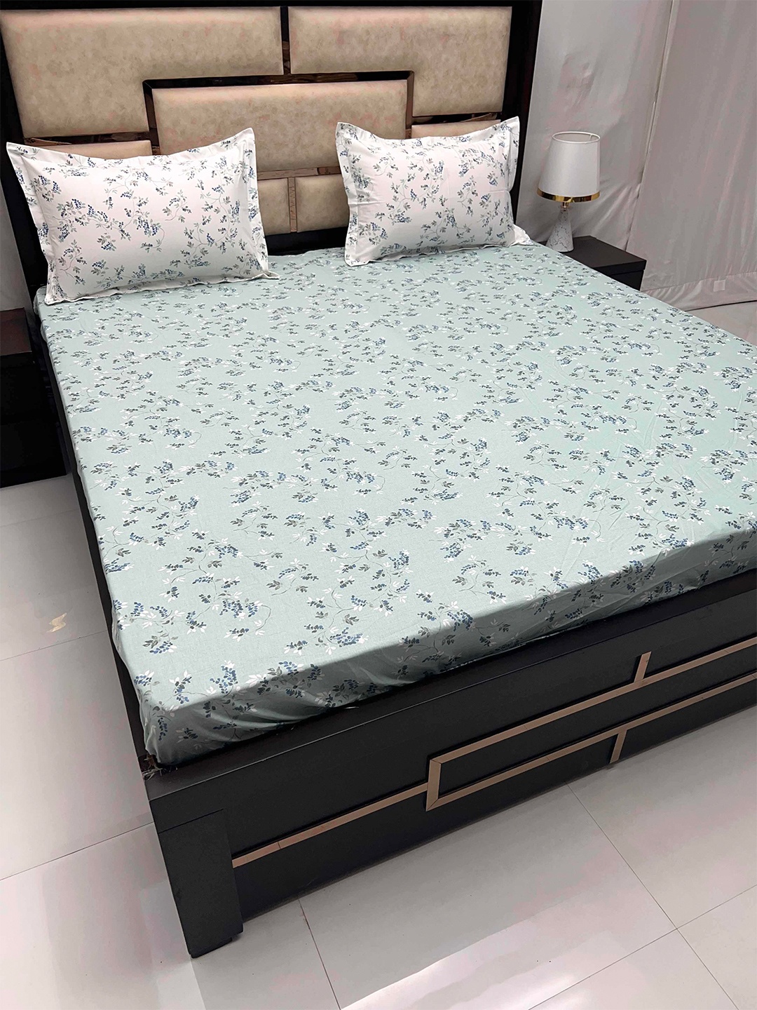 Pure Decor Green Floral Pure Cotton 330 TC Fitted Super King Bedsheet with 2 Pillow Covers
Pure Decor Green Floral Pure Cotton 330 TC Fitted Super King Bedsheet with 2 Pillow Covers