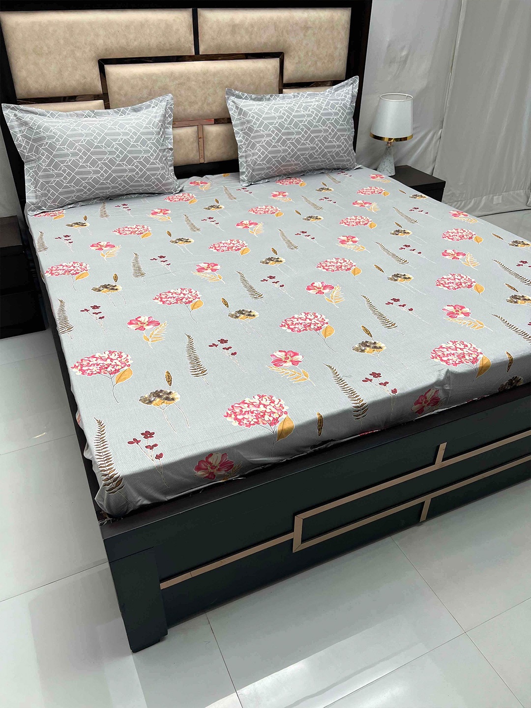 Pure Decor Sapphire Grey & Pink Floral Cotton 330 TC King Bedsheet With 2 Pillow Covers
Pure Decor Sapphire Grey & Pink Floral Cotton 330 TC King Bedsheet With 2 Pillow Covers