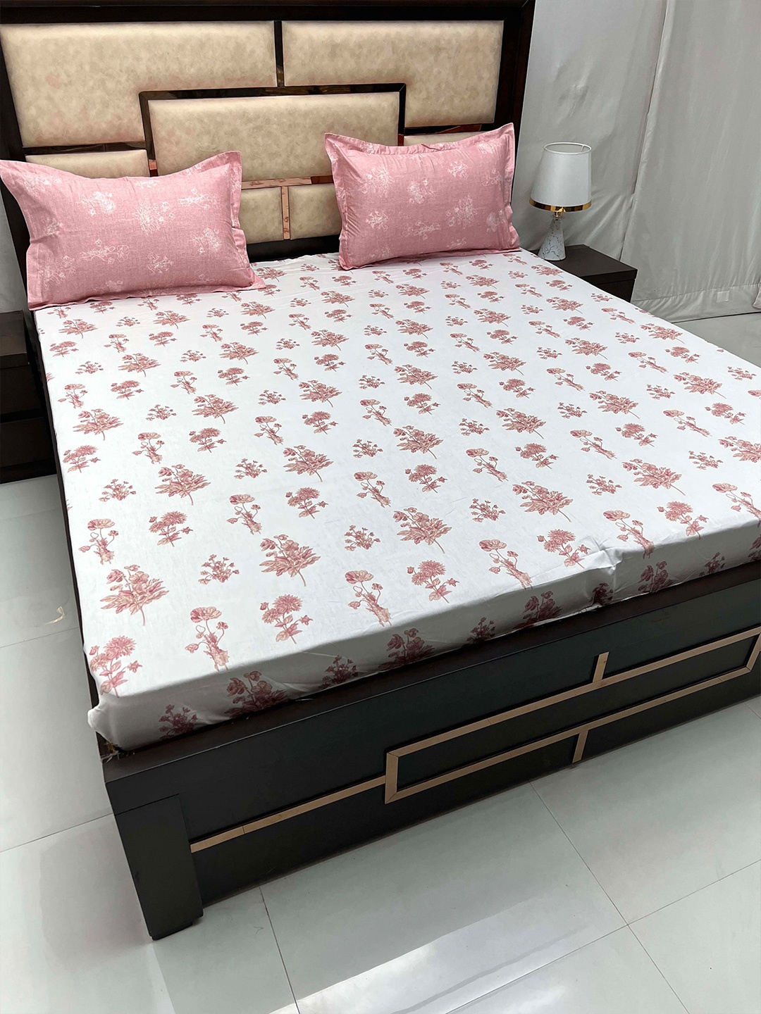 Pure Decor Sapphire Pink Floral Pure Cotton 330 TC King Bedsheet With 2 Pillow Covers
Pure Decor Sapphire Pink Floral Pure Cotton 330 TC King Bedsheet With 2 Pillow Covers