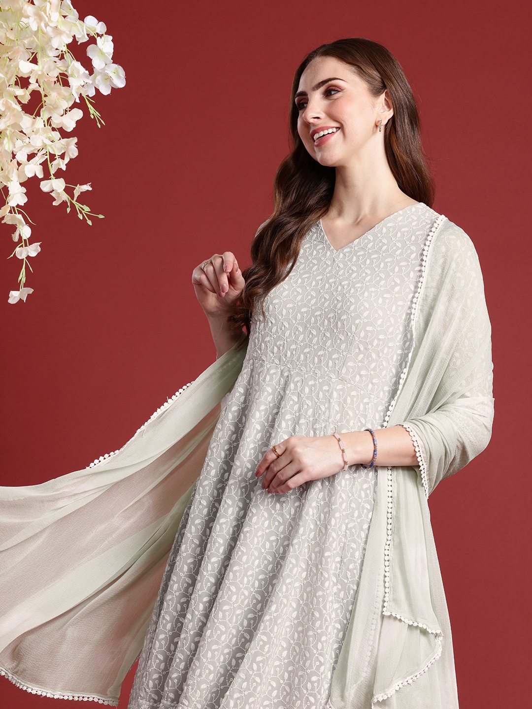 Anouk Women Floral Embroidered Pleated Chikankari Kurta with Trousers & With Dupatta, Grey
Anouk Women Floral Embroidered Pleated Chikankari Kurta with Trousers & With Dupatta, Grey