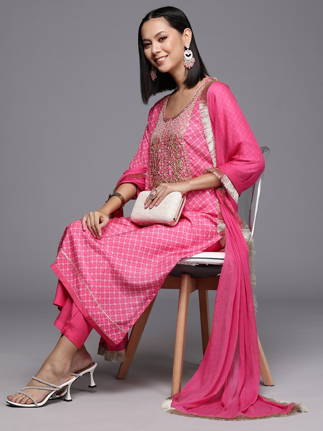 Varanga Women Floral Yoke Design Regular Pure Cotton Kurta with Trousers & Dupatta, Pink
Varanga Women Floral Yoke Design Regular Pure Cotton Kurta with Trousers & Dupatta, Pink