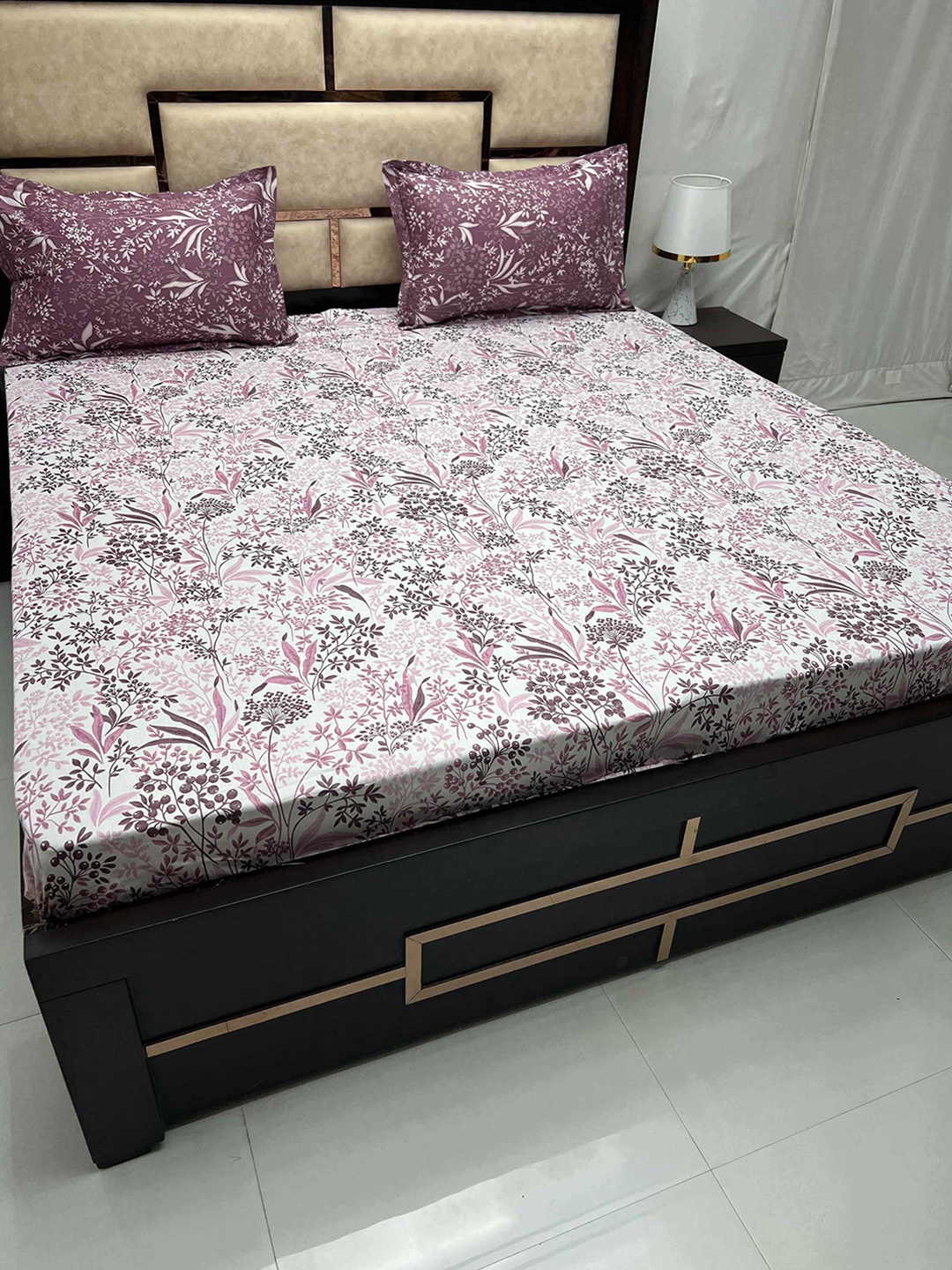 Pure Decor Sapphire White Floral Cotton Fitted 260TC Super King Bedsheet & 2 Pillow Covers, Purple
Pure Decor Sapphire White Floral Cotton Fitted 260TC Super King Bedsheet & 2 Pillow Covers, Purple