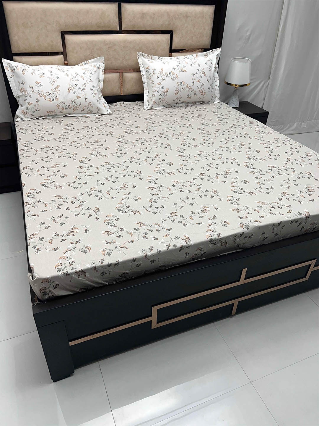 Pure Decor Sapphire Grey & White Floral Cotton 260 TC King Bedsheet With 2 Pillow Covers
Pure Decor Sapphire Grey & White Floral Cotton 260 TC King Bedsheet With 2 Pillow Covers