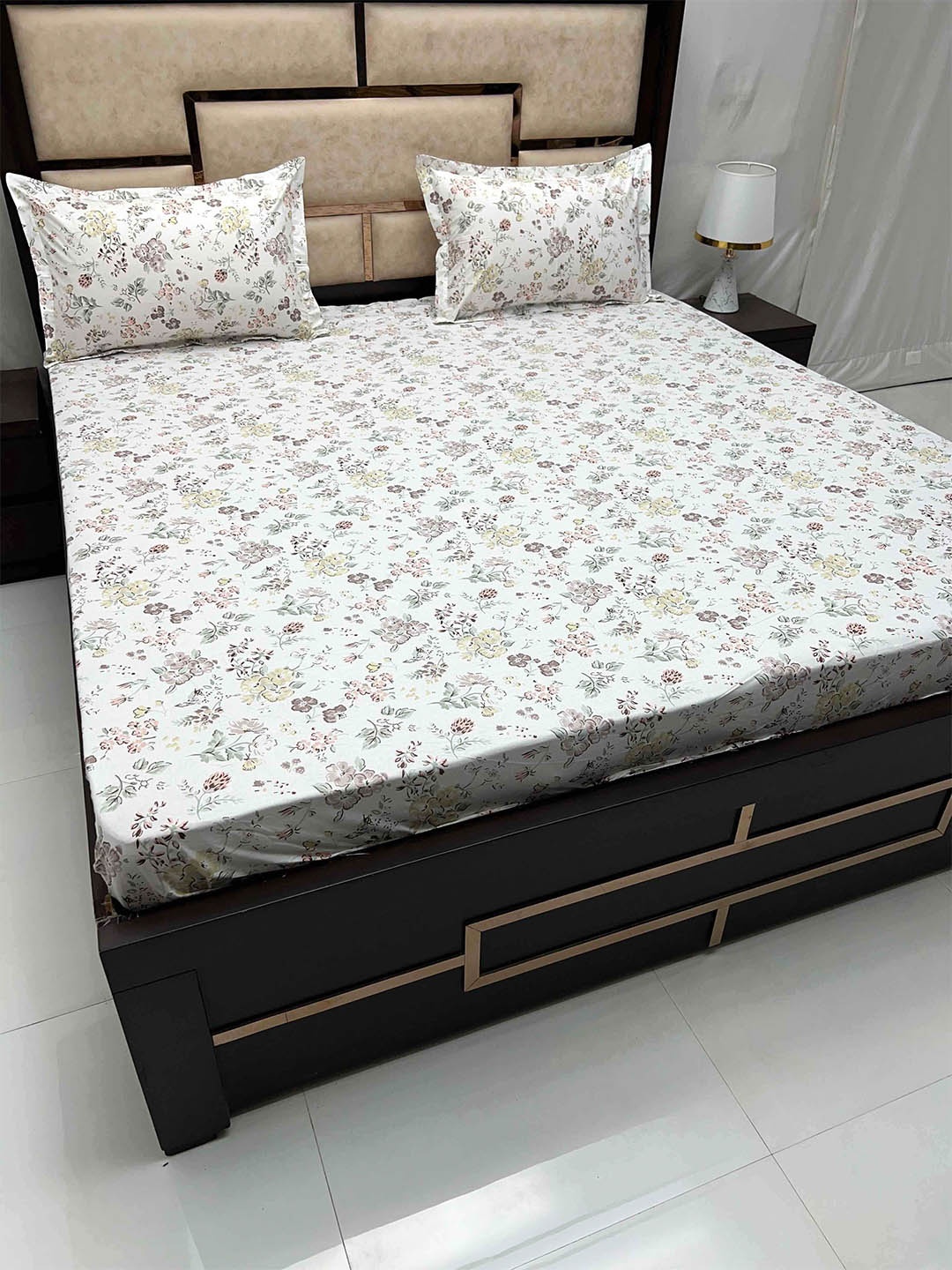 Pure Decor Gem White & Green Floral Cotton 260 TC King Bedsheet With 2 Pillow Covers
Pure Decor Gem White & Green Floral Cotton 260 TC King Bedsheet With 2 Pillow Covers