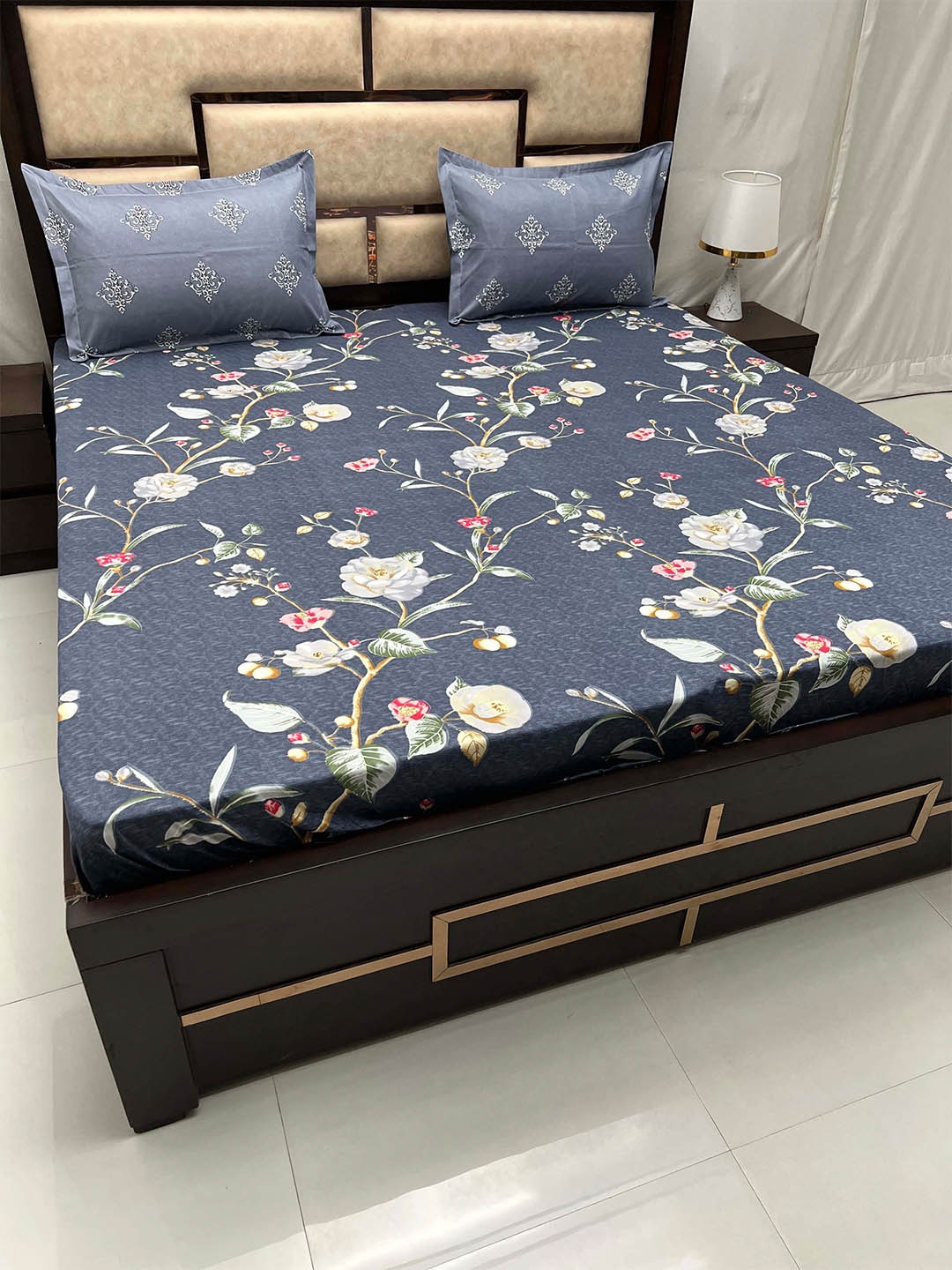 Pure Decor Manor Grey & Green Floral 164 TC Fitted King Bedsheet With 2 Pillow Covers
Pure Decor Manor Grey & Green Floral 164 TC Fitted King Bedsheet With 2 Pillow Covers