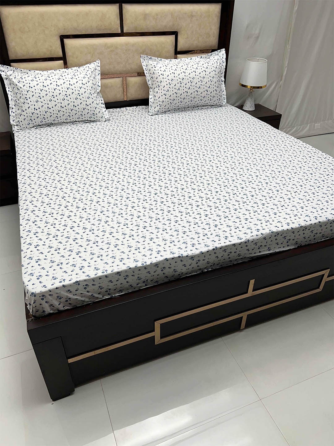 Pure Decor Cotton King Size Fitted Double Bed Bedsheet With 2 Pillow Covers 6 X 6.3 X 1 ft, White
Pure Decor Cotton King Size Fitted Double Bed Bedsheet With 2 Pillow Covers 6 X 6.3 X 1 ft, White
