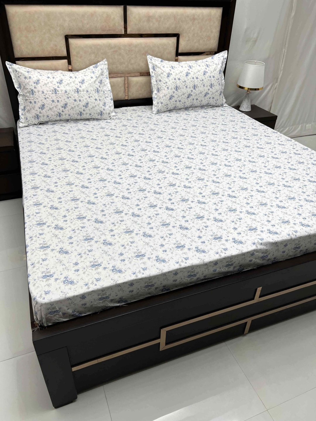 Pure Decor Gem Blue & White Floral Cotton 260 TC Fitted King Bedsheet With 2 Pillow Covers
Pure Decor Gem Blue & White Floral Cotton 260 TC Fitted King Bedsheet With 2 Pillow Covers