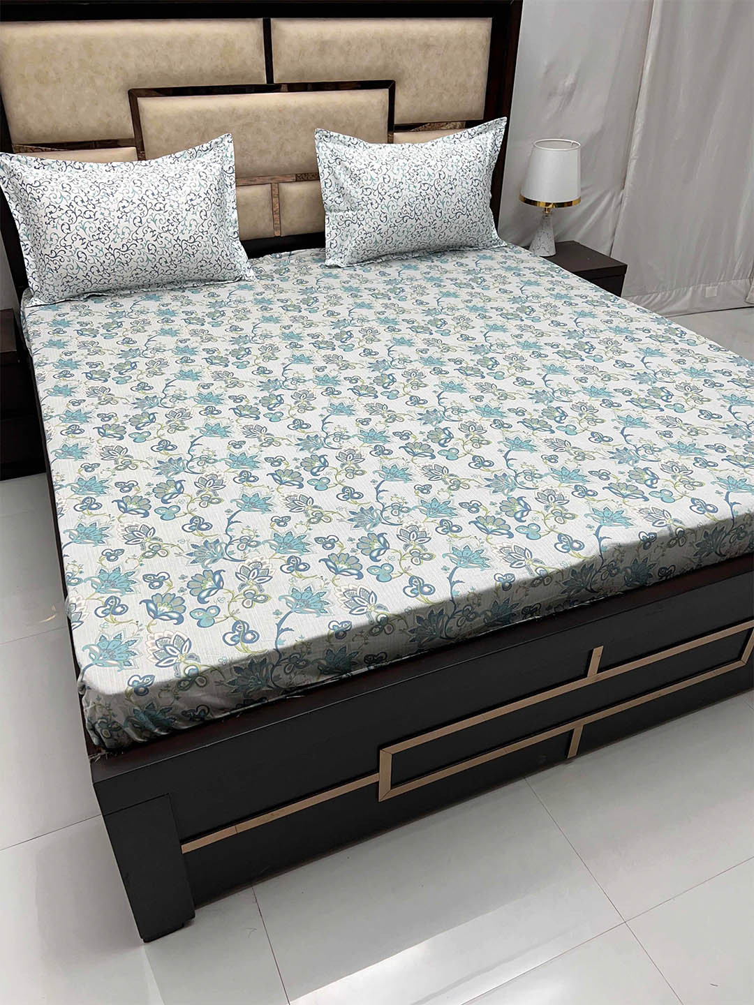 Pure Decor Grey & Green Pure Cotton 260 TC Fitted Super King Bedsheet with 2 Pillow Covers
Pure Decor Grey & Green Pure Cotton 260 TC Fitted Super King Bedsheet with 2 Pillow Covers