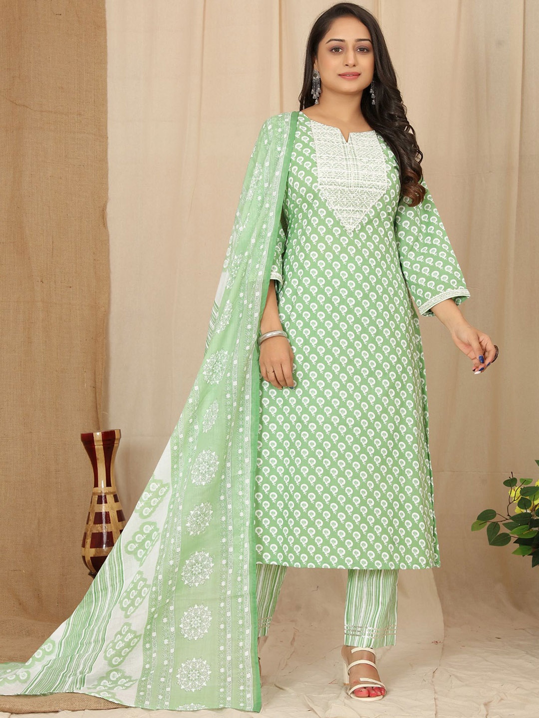 PREMROOP- THE STYLE YOU LOVE Ethnic Printed Regular Gotta Patti Kurta & Trousers & Dupatta, Green
PREMROOP- THE STYLE YOU LOVE Ethnic Printed Regular Gotta Patti Kurta & Trousers & Dupatta, Green