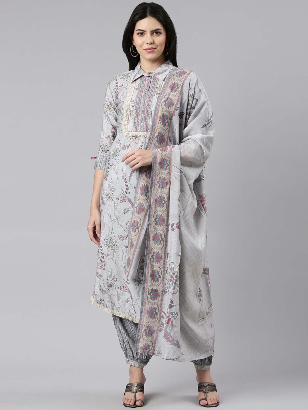 Neerus Women Grey Floral Printed Regular Thread Work Kurta with Salwar & With Dupatta
Neerus Women Grey Floral Printed Regular Thread Work Kurta with Salwar & With Dupatta