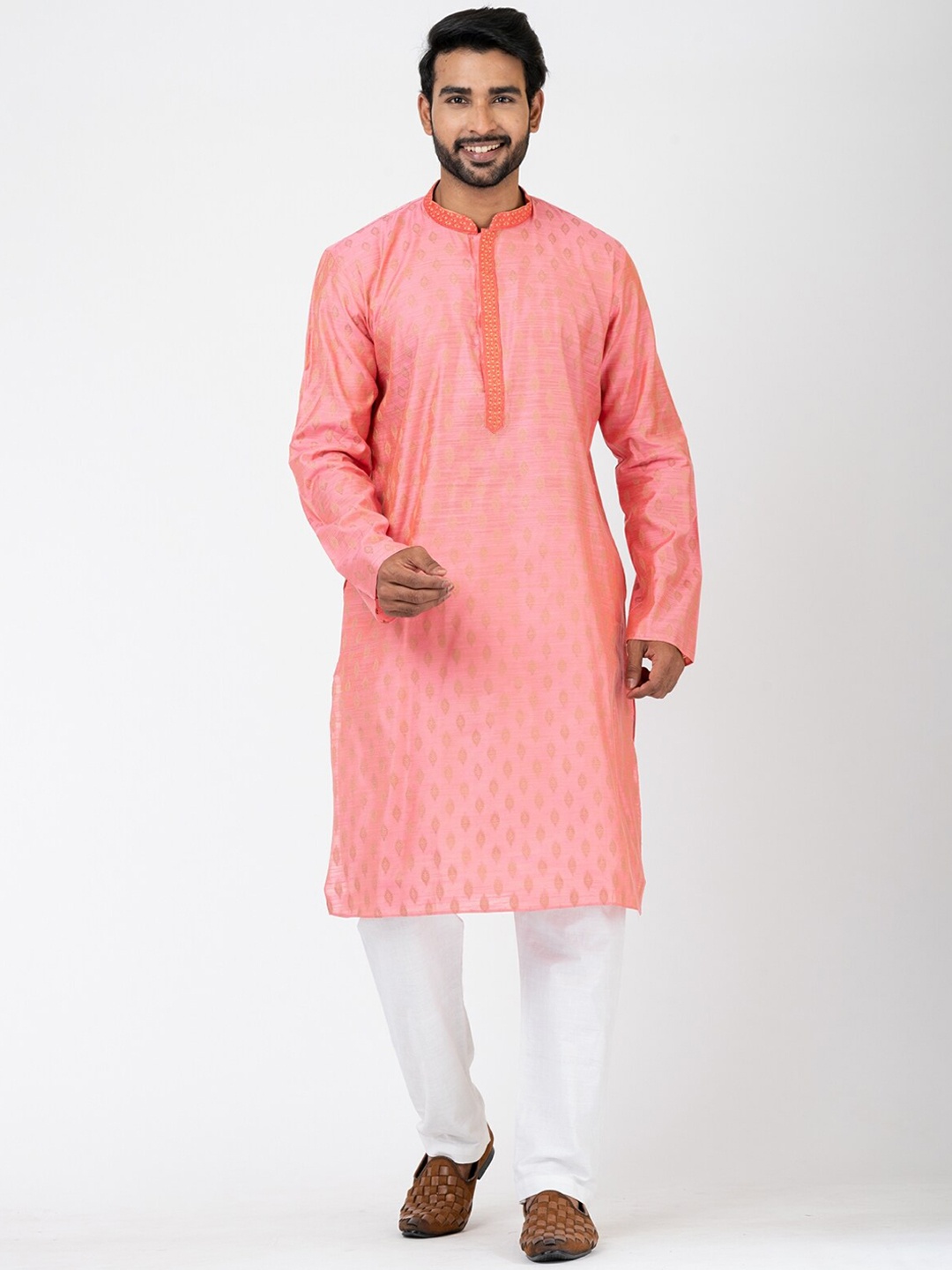 HU - Handcrafted Uniquely Ethnic Motifs Printed Mandarin Collar Cotton Straight Kurta, Pink
HU - Handcrafted Uniquely Ethnic Motifs Printed Mandarin Collar Cotton Straight Kurta, Pink
