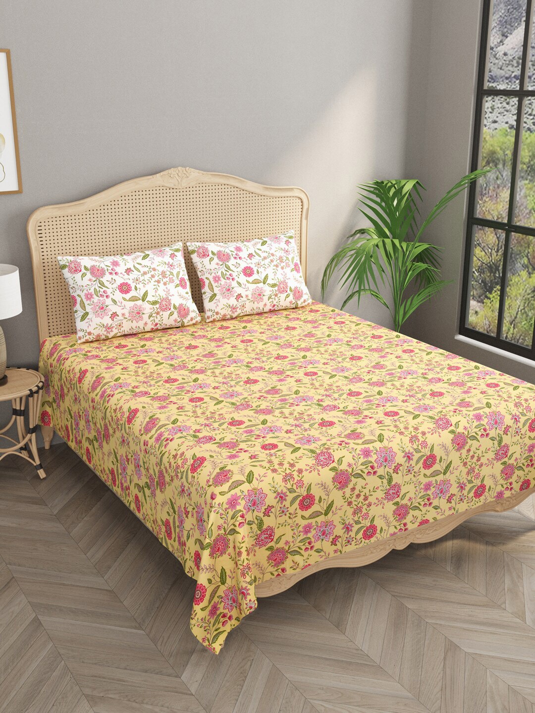 Gulaab Jaipur Yellow & Pink Floral Cotton 700 TC Super King Bedsheet with 2 Pillow Covers
Gulaab Jaipur Yellow & Pink Floral Cotton 700 TC Super King Bedsheet with 2 Pillow Covers