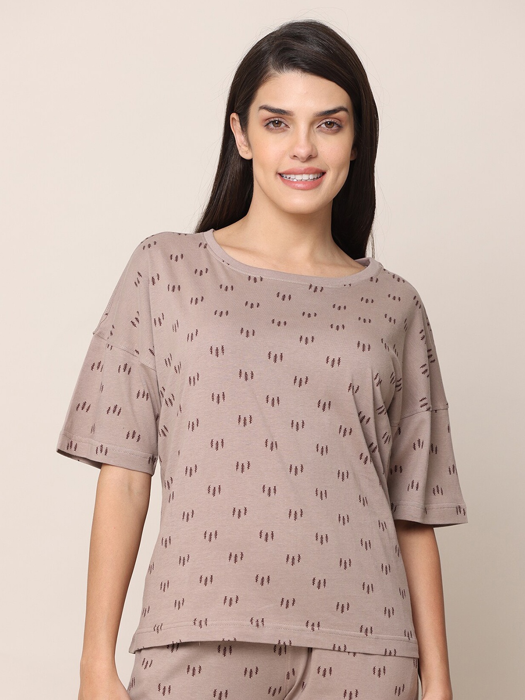 Saltpetre Conversational Printed Drop-Shoulder Sleeves Organic Cotton Oversized T-shirt, Brown
Saltpetre Conversational Printed Drop-Shoulder Sleeves Organic Cotton Oversized T-shirt, Brown