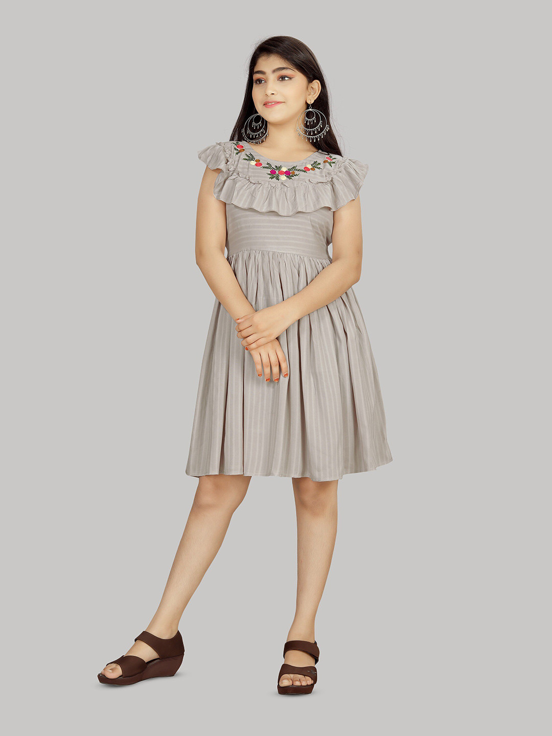R K MANIYAR Girls Striped Flutter Sleeve Embroidered Fit & Flare Above Knee Dress, Grey
R K MANIYAR Girls Striped Flutter Sleeve Embroidered Fit & Flare Above Knee Dress, Grey