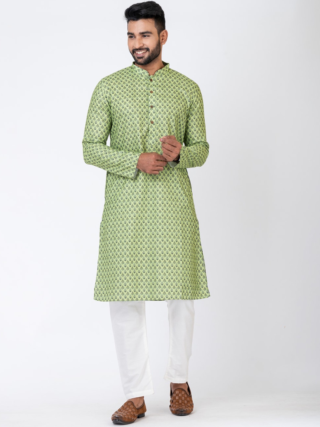 HU - Handcrafted Uniquely Ethnic Motifs Printed Regular Chanderi Silk Kurta with Pyjama, Green
HU - Handcrafted Uniquely Ethnic Motifs Printed Regular Chanderi Silk Kurta with Pyjama, Green