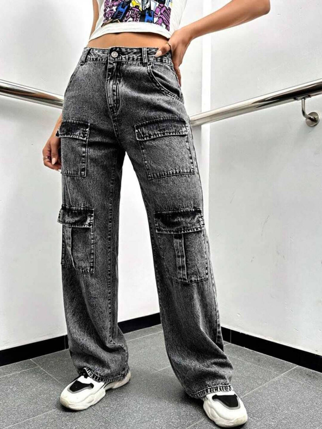 BROADSTAR Women Smart Wide Leg High Rise Clean Look Heavy Fade Stretchable Jeans, Black
BROADSTAR Women Smart Wide Leg High Rise Clean Look Heavy Fade Stretchable Jeans, Black